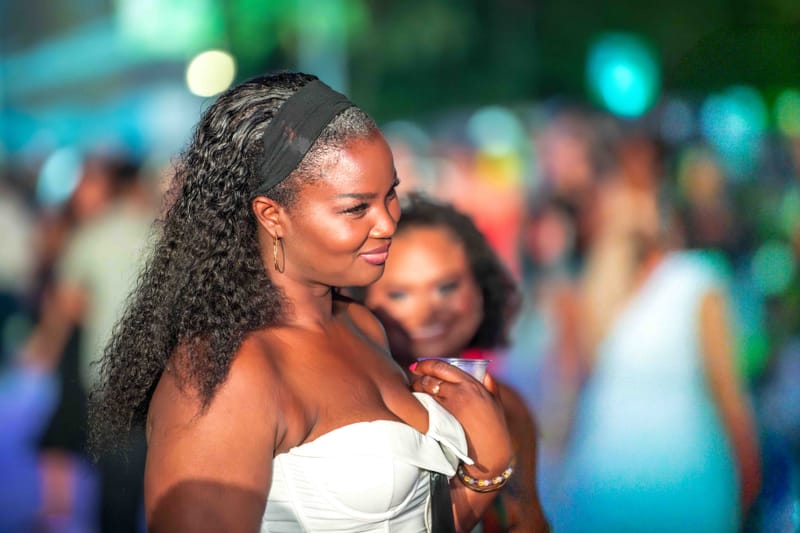 WAVE7 Creatives frames the rhythm of Curaçao