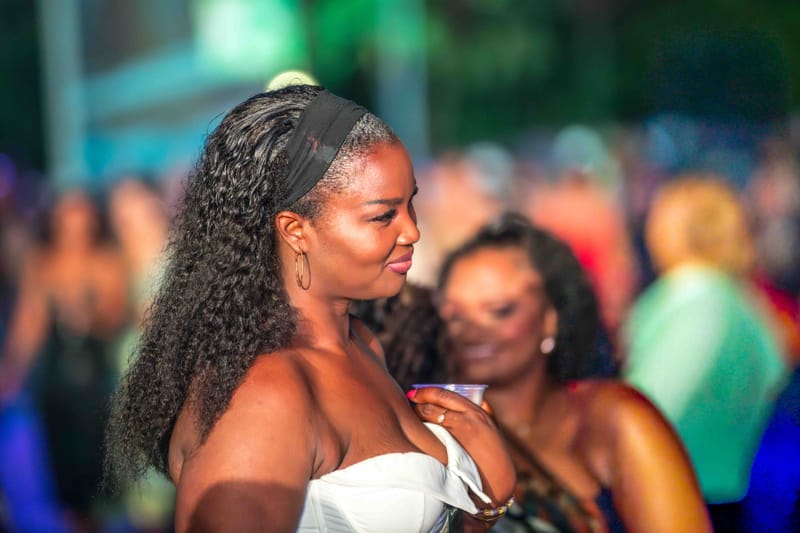 WAVE7 Creatives frames the rhythm of Curaçao