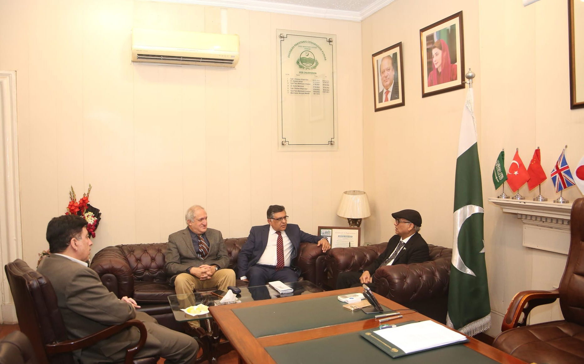 Ambassador of Pakistan to Spain, Dr Zahoor Ahmed, met with the, Vice Chairperson of the Overseas Pakistan Commission, Punjab, Barrister Amjad Malik,