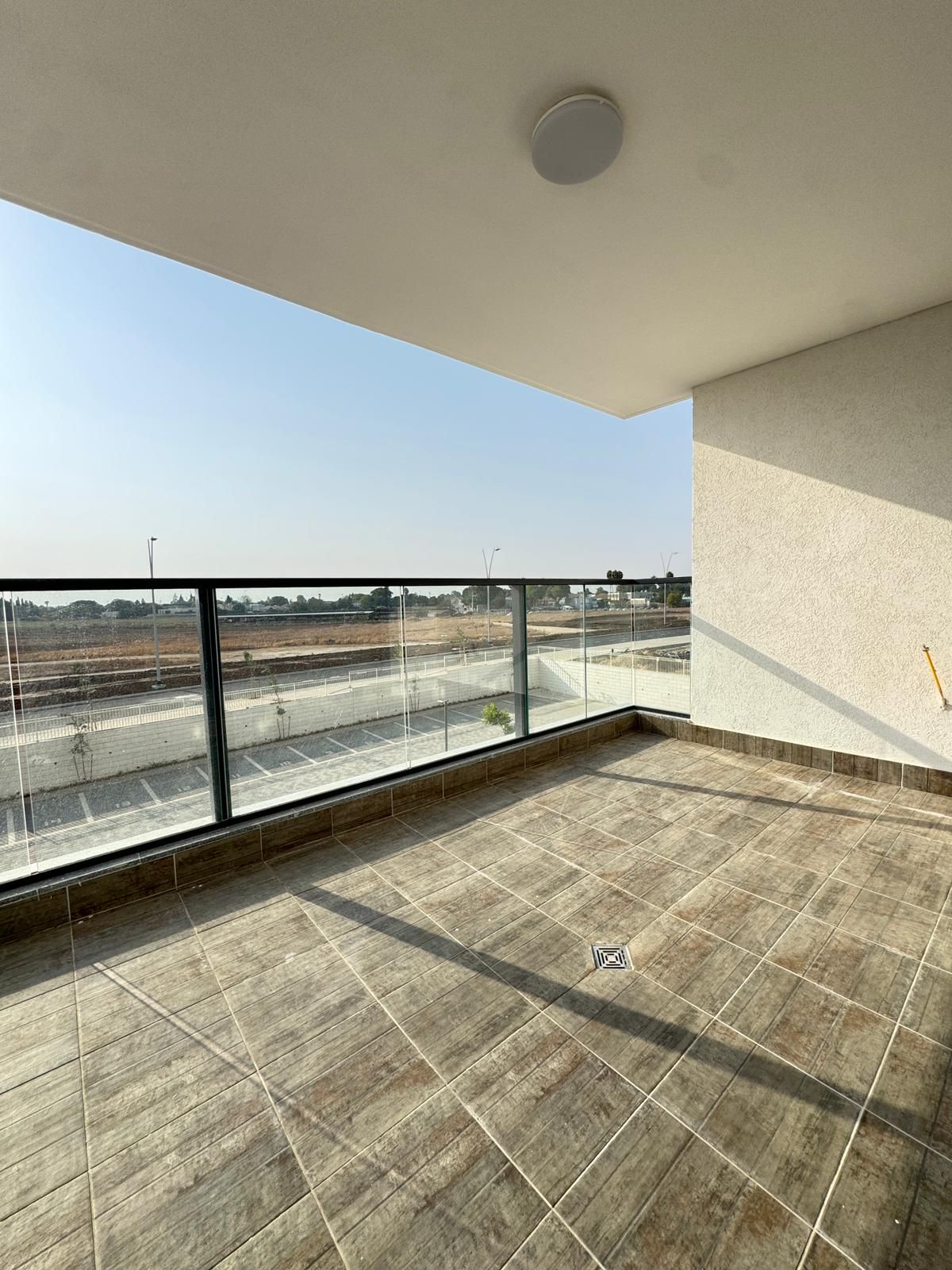 למכירה דירת 4 חדרים בפרויקט גינדי 1,800,00