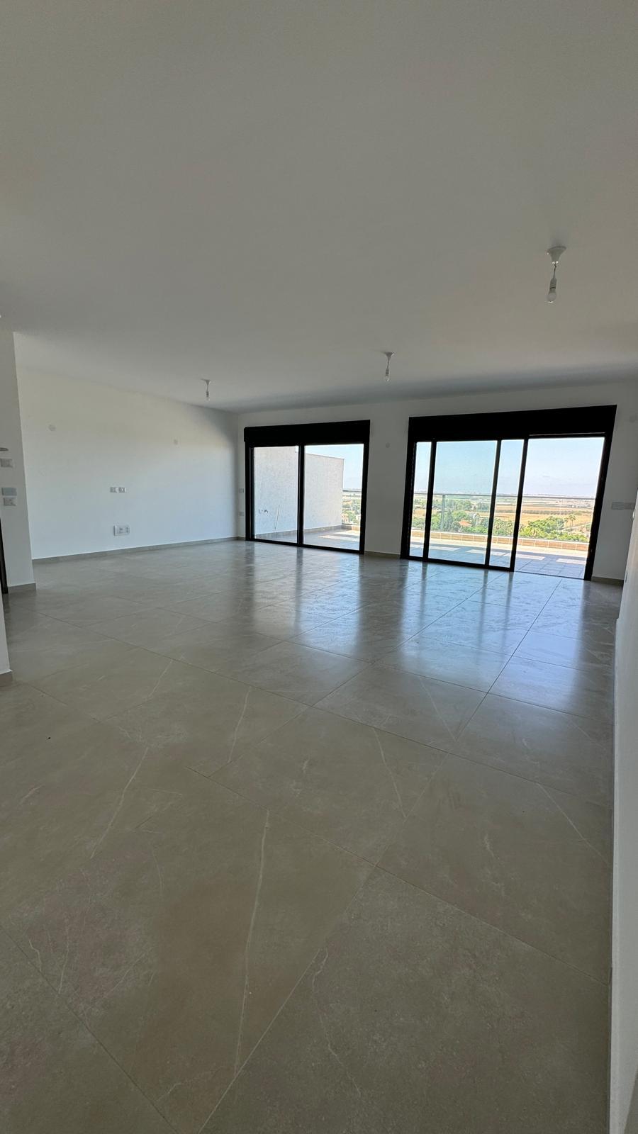 5-room penthouse, "Gindi" project, Karmi Hanadiv, from the contractor to the consumer, 2,870,000 NIS