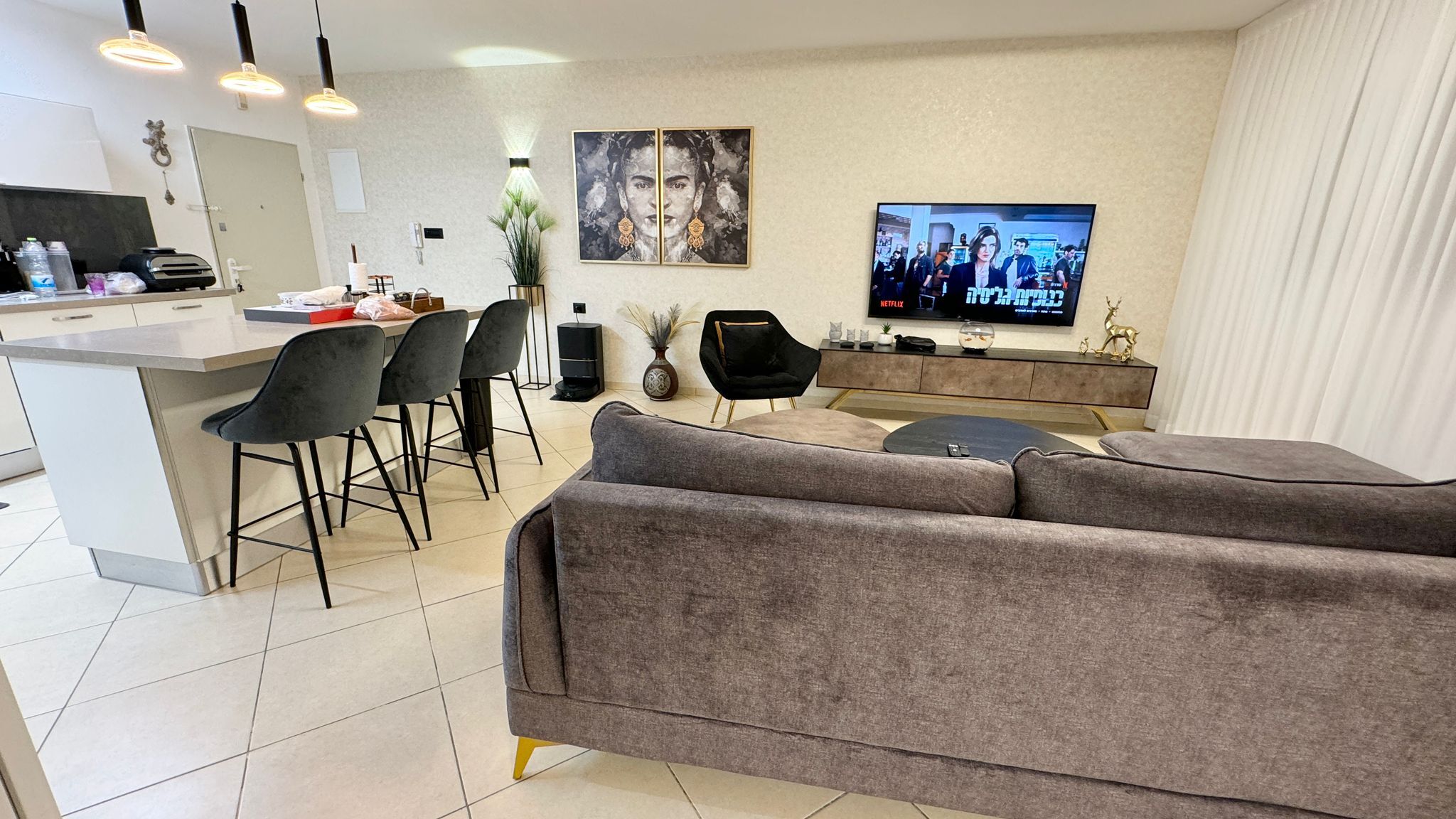 "Mini Penthouse" 4 rooms on Ben Aharon Street, Kiryat Malachi. 1,970,000 NIS