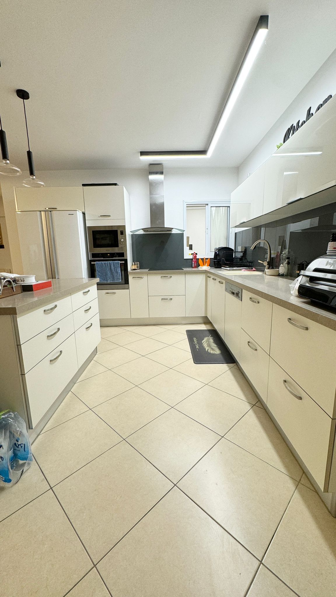 "Mini Penthouse" 4 rooms on Ben Aharon Street, Kiryat Malachi. 1,970,000 NIS