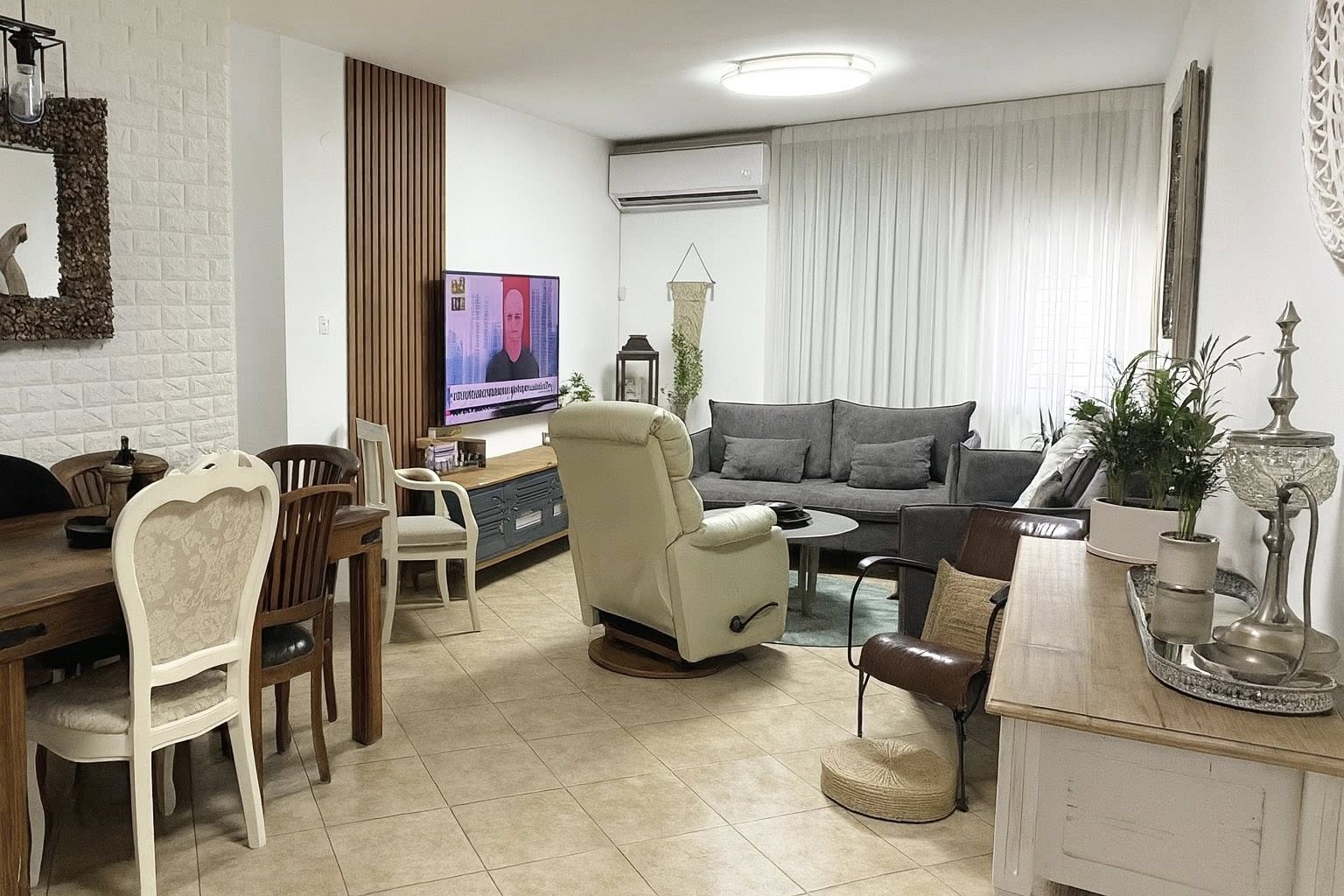 דירת 4 חדרים מרווחת ברחוב ספרא 4 – מרכז העיר