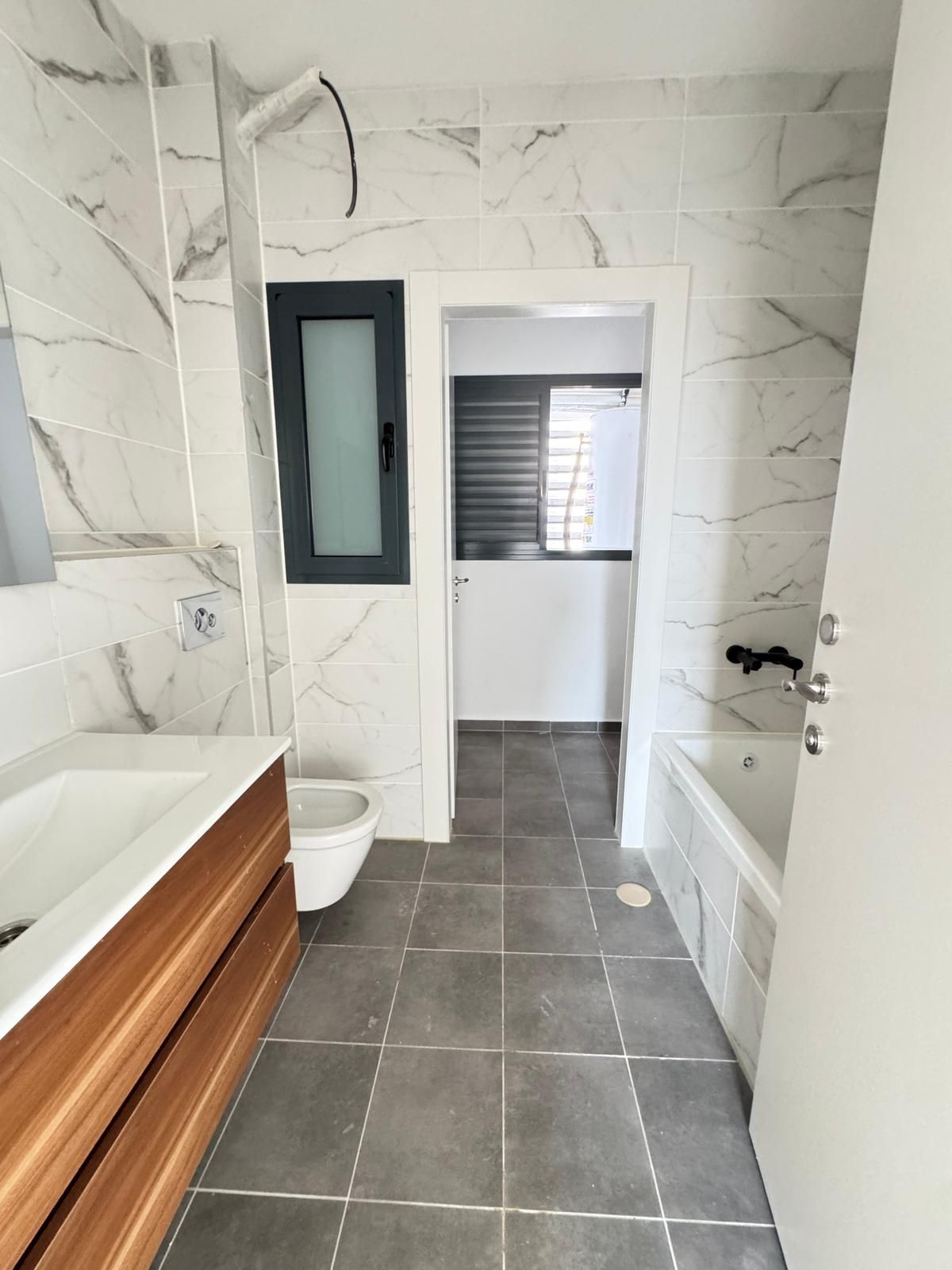 למכירה דירת 4 חדרים בפרויקט גינדי 1,800,00