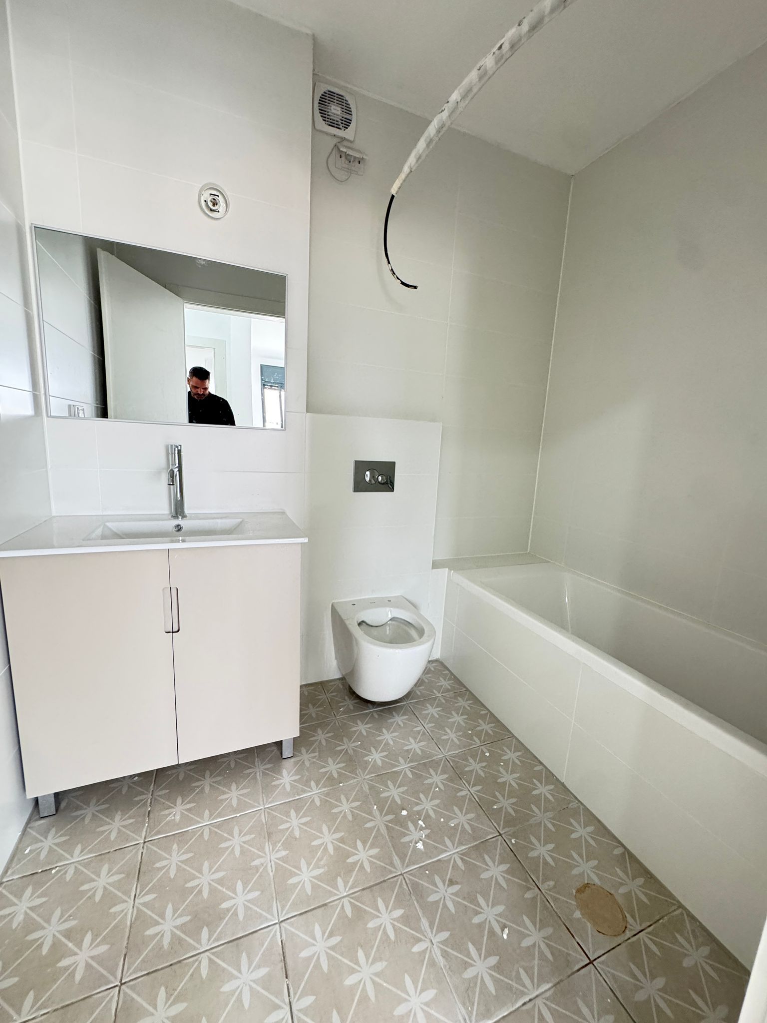 למכירה דירת 3 חדרים בפרויקט גינדי 1,600,000