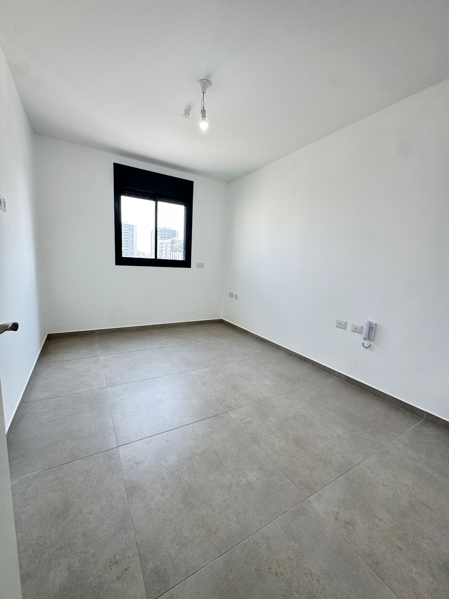 למכירה דירת 3 חדרים בפרויקט גינדי 1,600,000