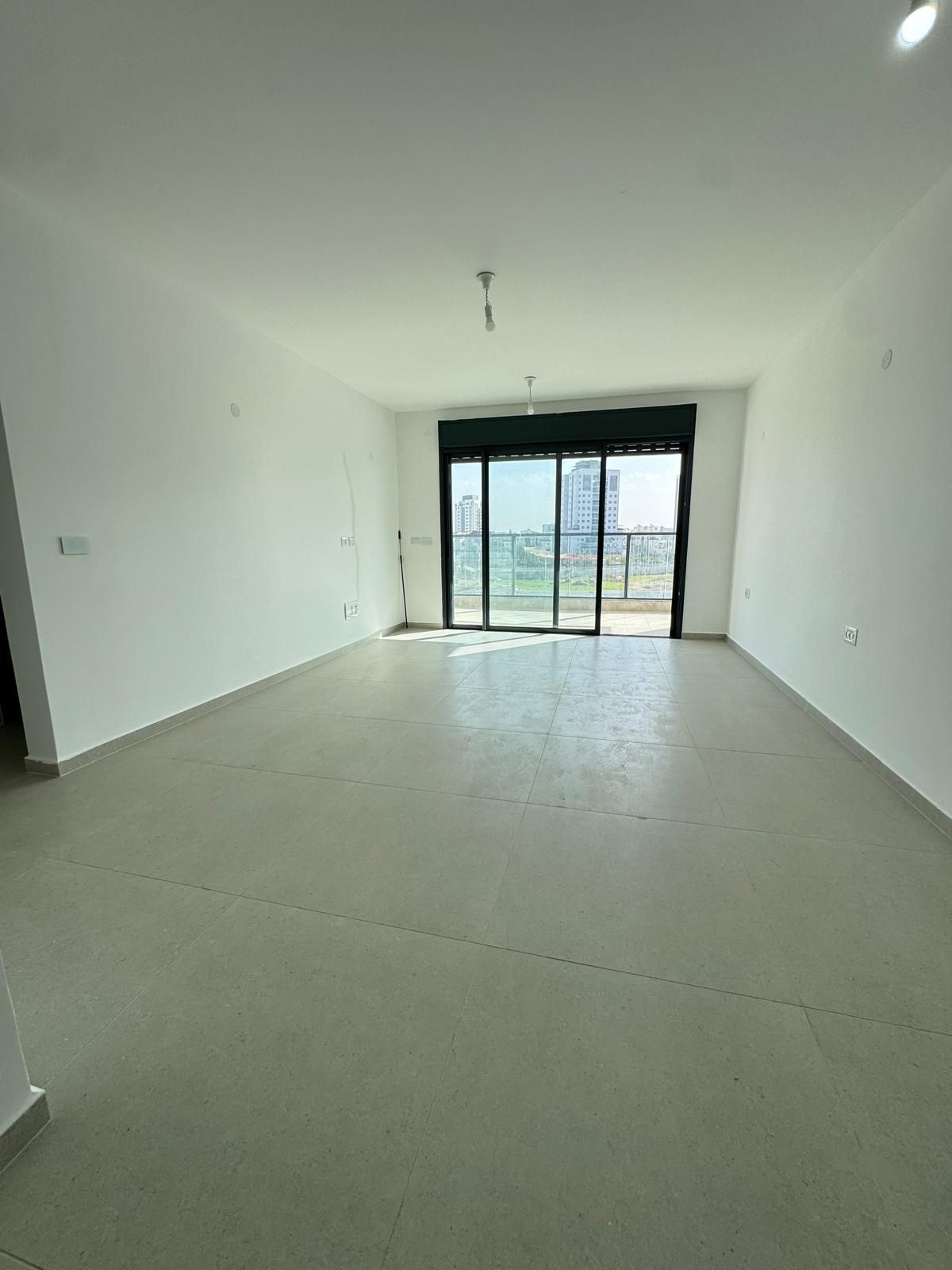 למכירה דירת 3 חדרים בפרויקט גינדי 1,600,000