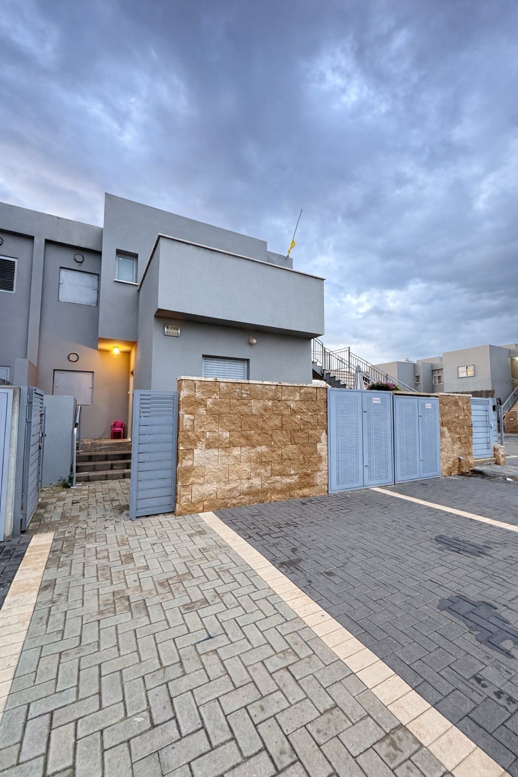 🌿 דירת גן 4 חדרים פינתית – מרכז שפירא 🌿- 2,870,000