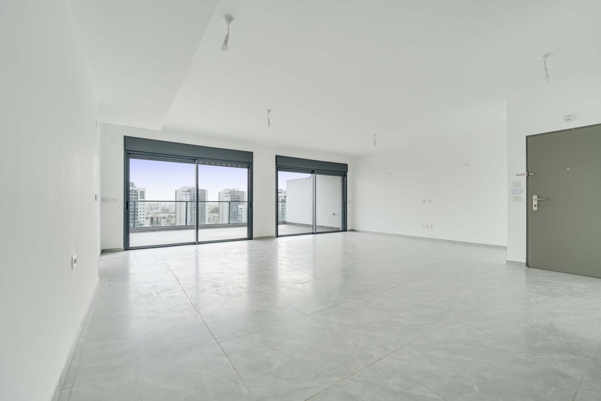 פנטהאוז  5 חדרים פינתי, מתוכנן מצוין, עם תחושת מרחב ופרטיות 2,850,000 ש"ח