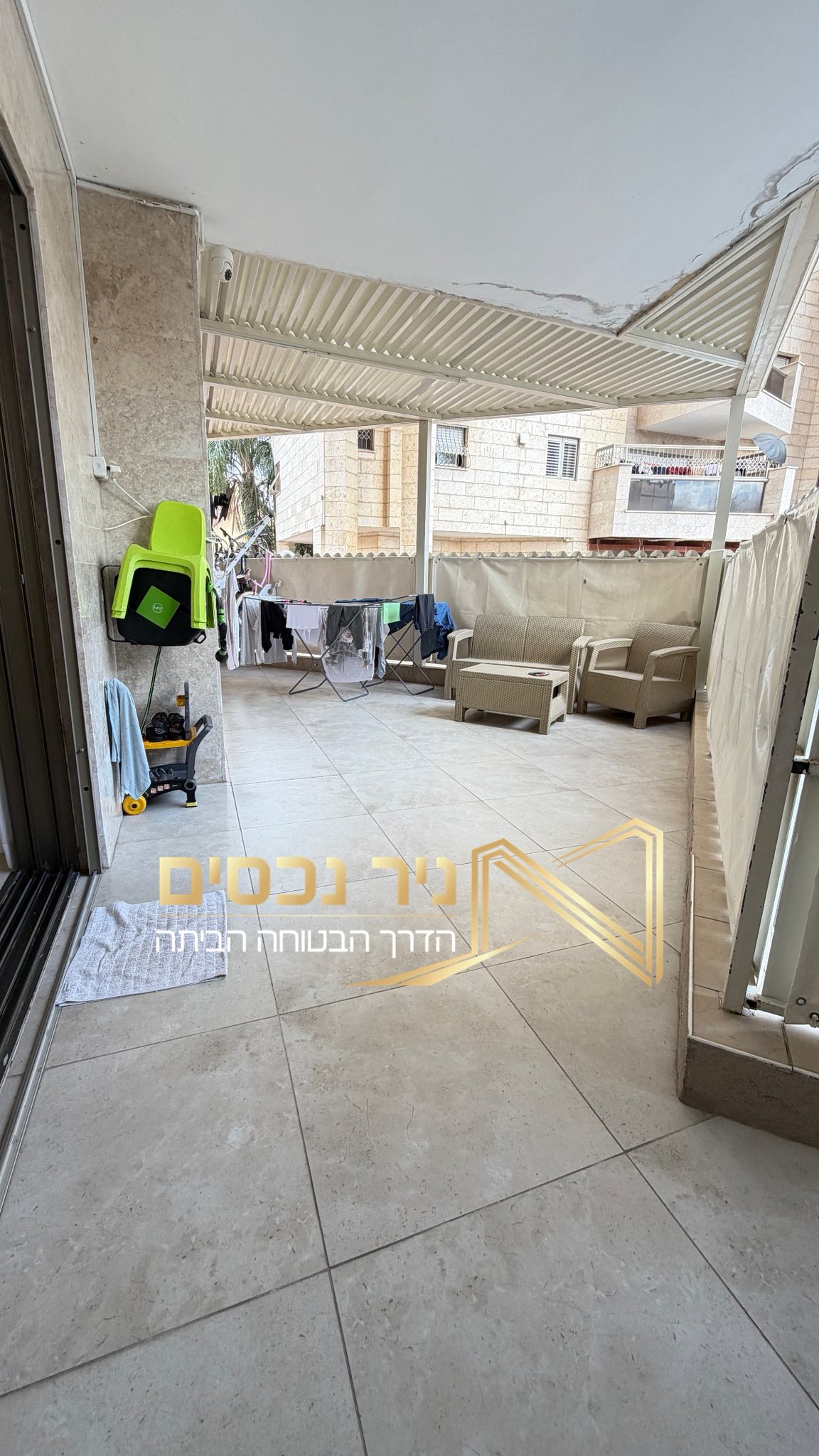 For sale, 4-room, upgraded garden
