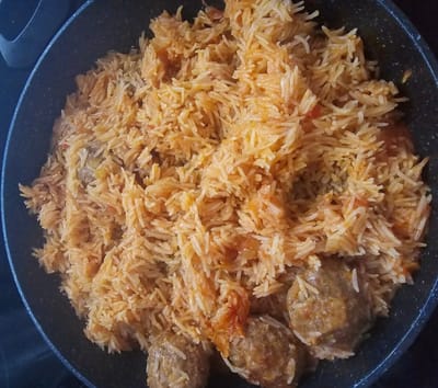 קציצות עם אורז ברוטב עגבניות  בסיר אחד