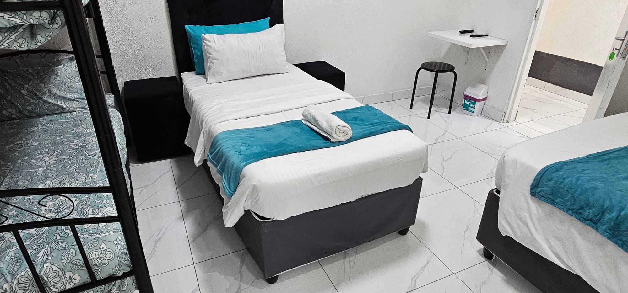 5- Sleeper | Fitzroy 3 | R1500/night (Save 10% vs. other Cape Town hotels)