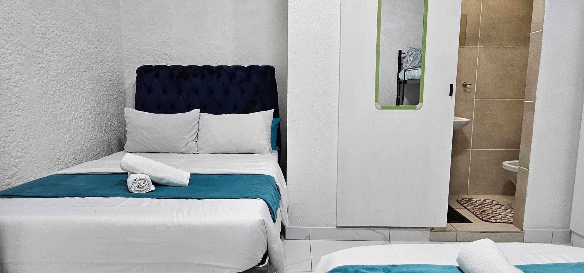 5- Sleeper | Fitzroy 3 | R1500/night (Save 10% vs. other Cape Town hotels)