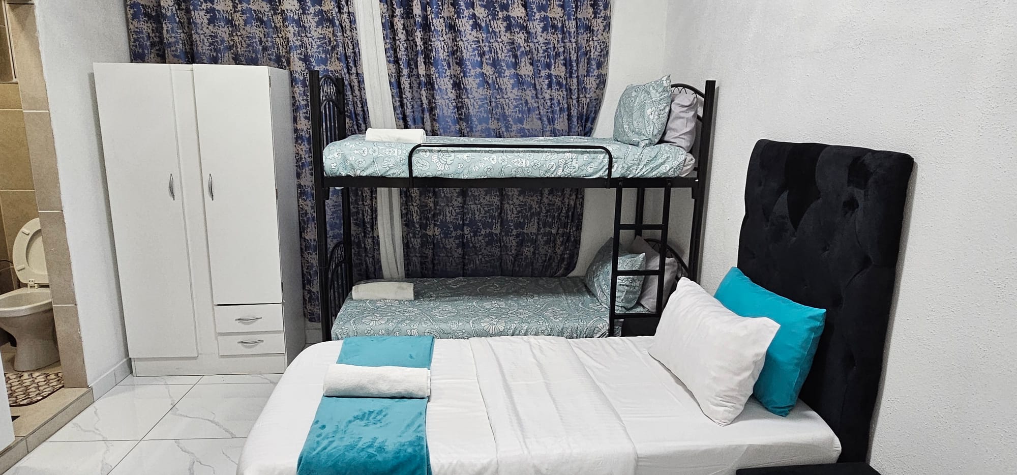 5- Sleeper | Fitzroy 3 | R1500/night (Save 10% vs. other Cape Town hotels)