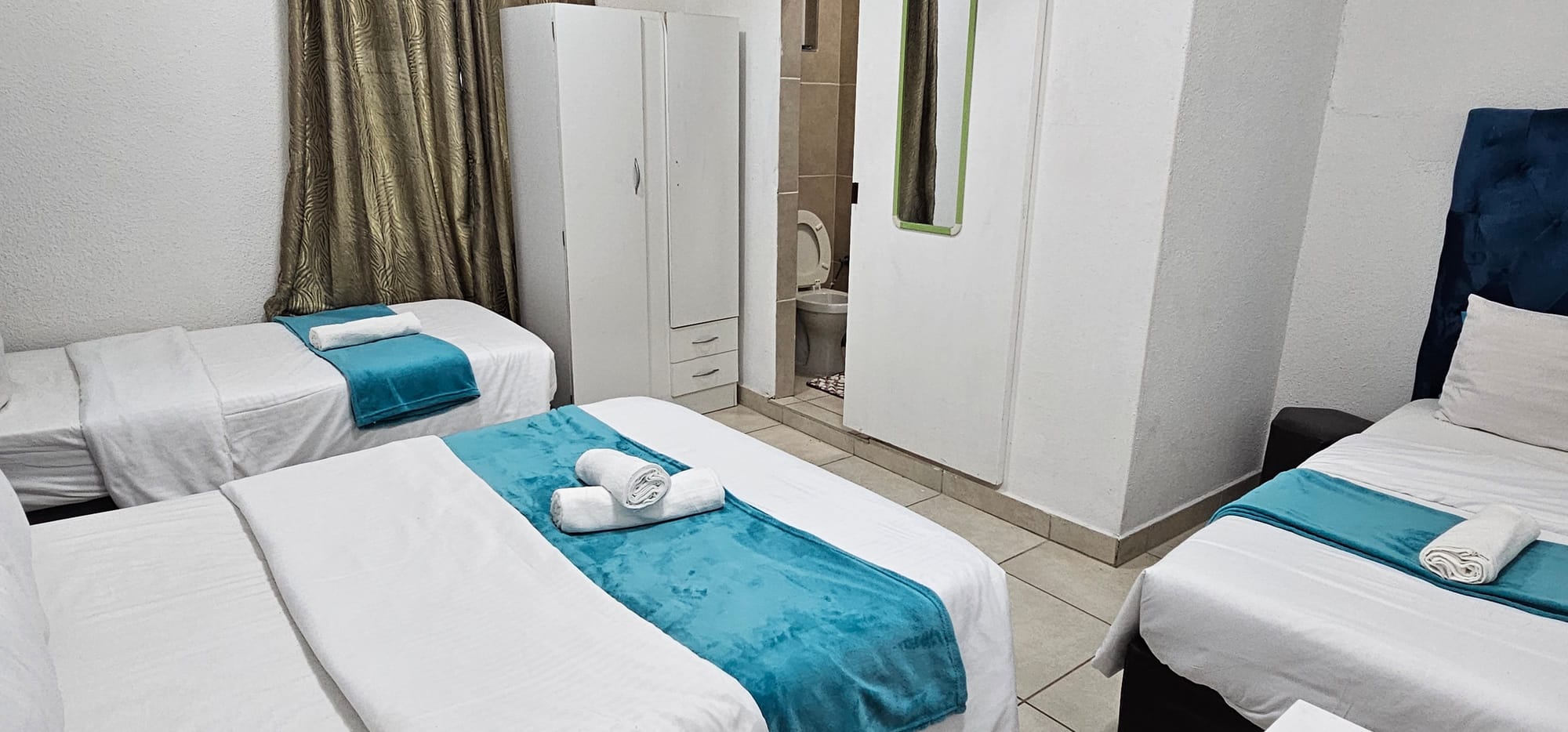 4-Sleeper | Fitzroy 5 | R1250/night (Save 10% vs. other Cape Town hotels)