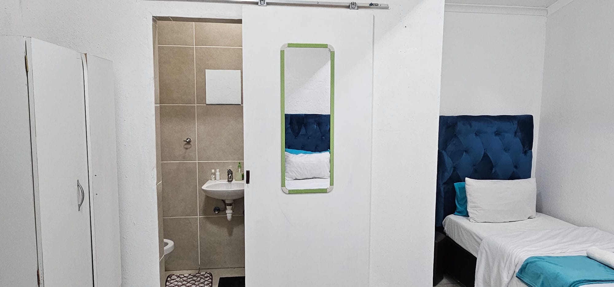 4-Sleeper | Fitzroy 5 | R1250/night (Save 10% vs. other Cape Town hotels)