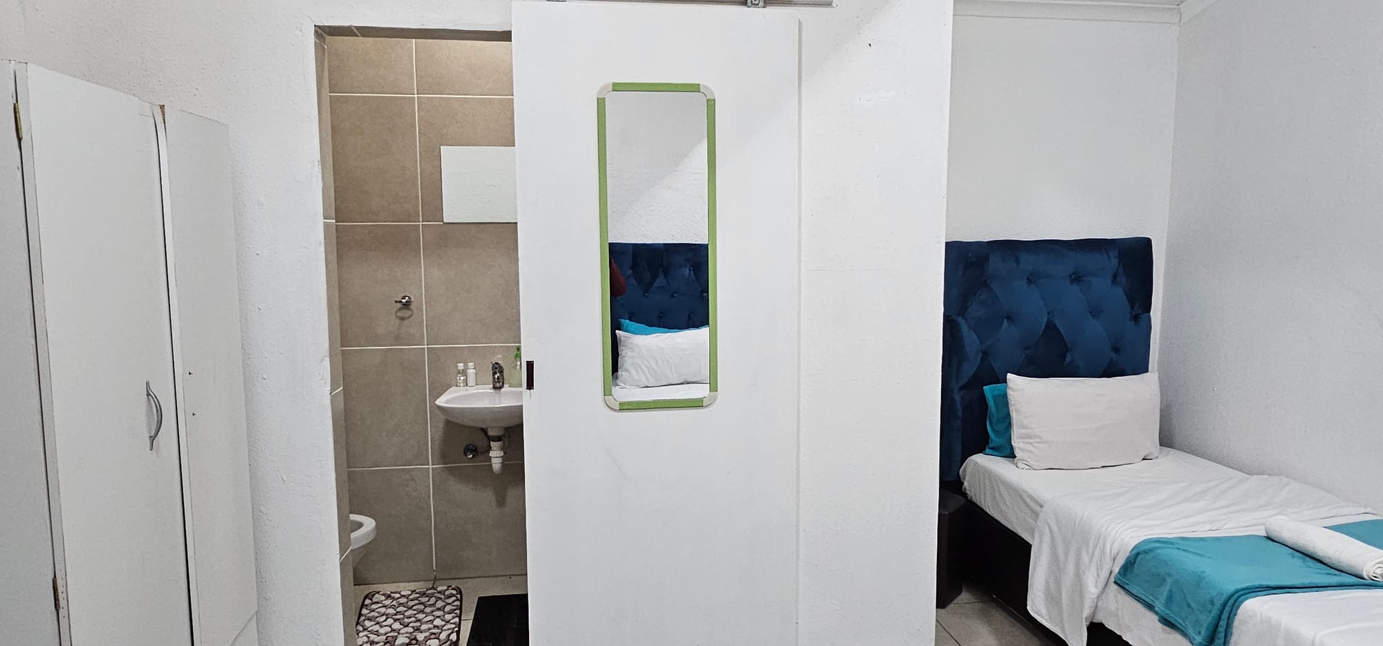 4-Sleeper | Fitzroy 5 | R1250/night (Save 10% vs. other Cape Town hotels)