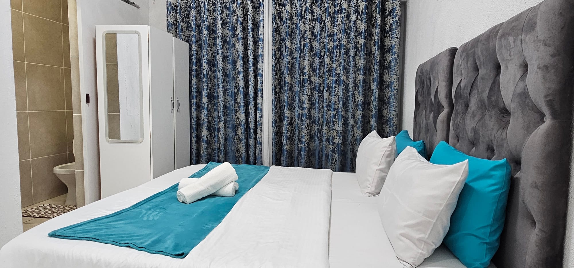 2-Sleeper | Fitzroy 6 | R850/night (Save 10% vs. other Cape Town hotels)