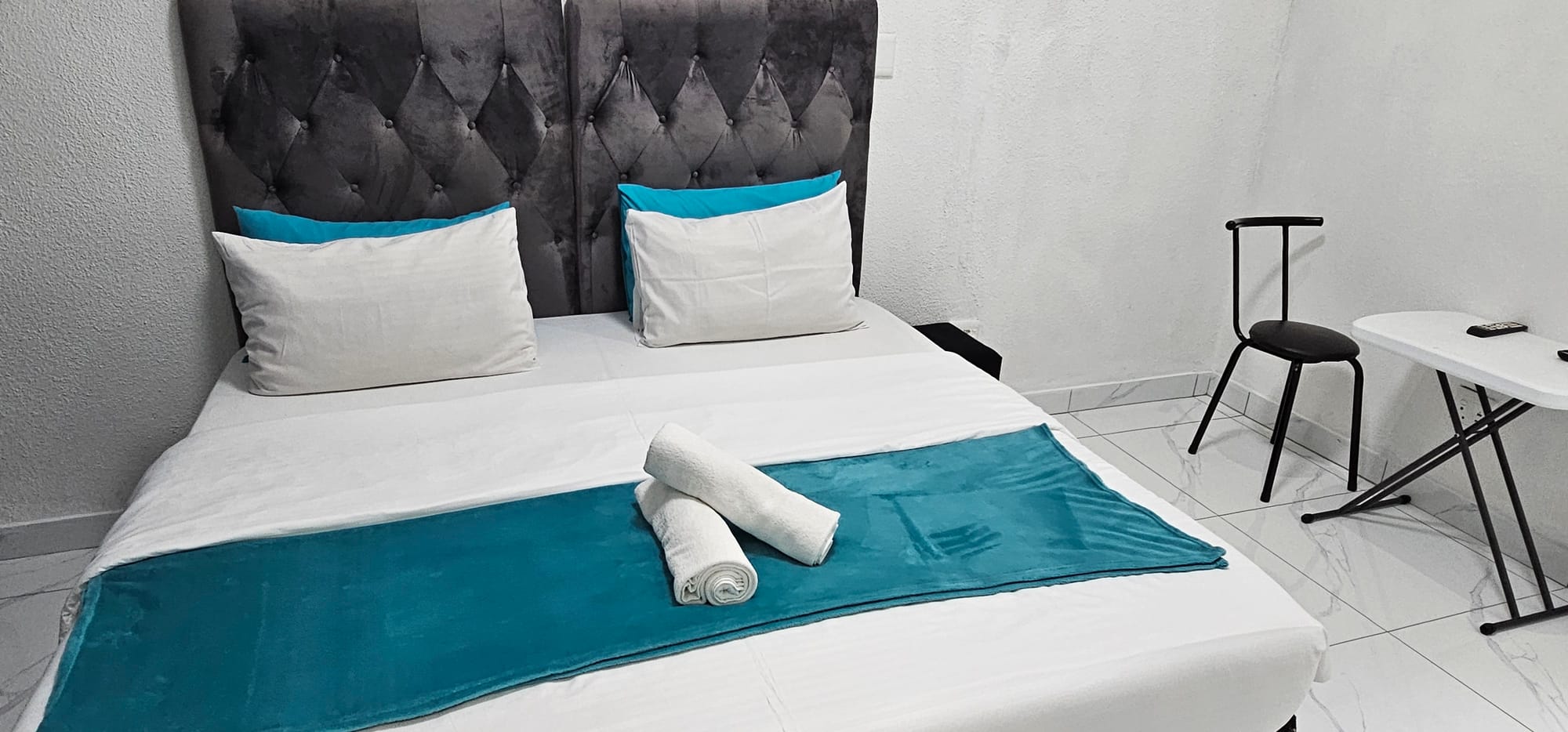2-Sleeper | Fitzroy 6 | R850/night (Save 10% vs. other Cape Town hotels)