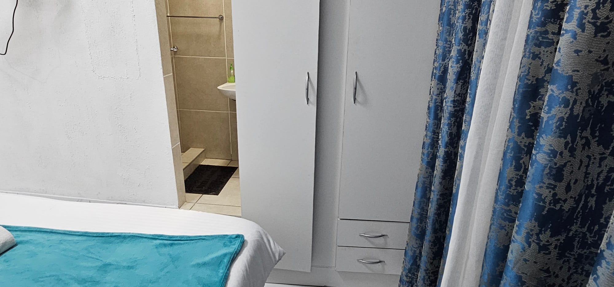 2-Sleeper | Fitzroy 6 | R850/night (Save 10% vs. other Cape Town hotels)