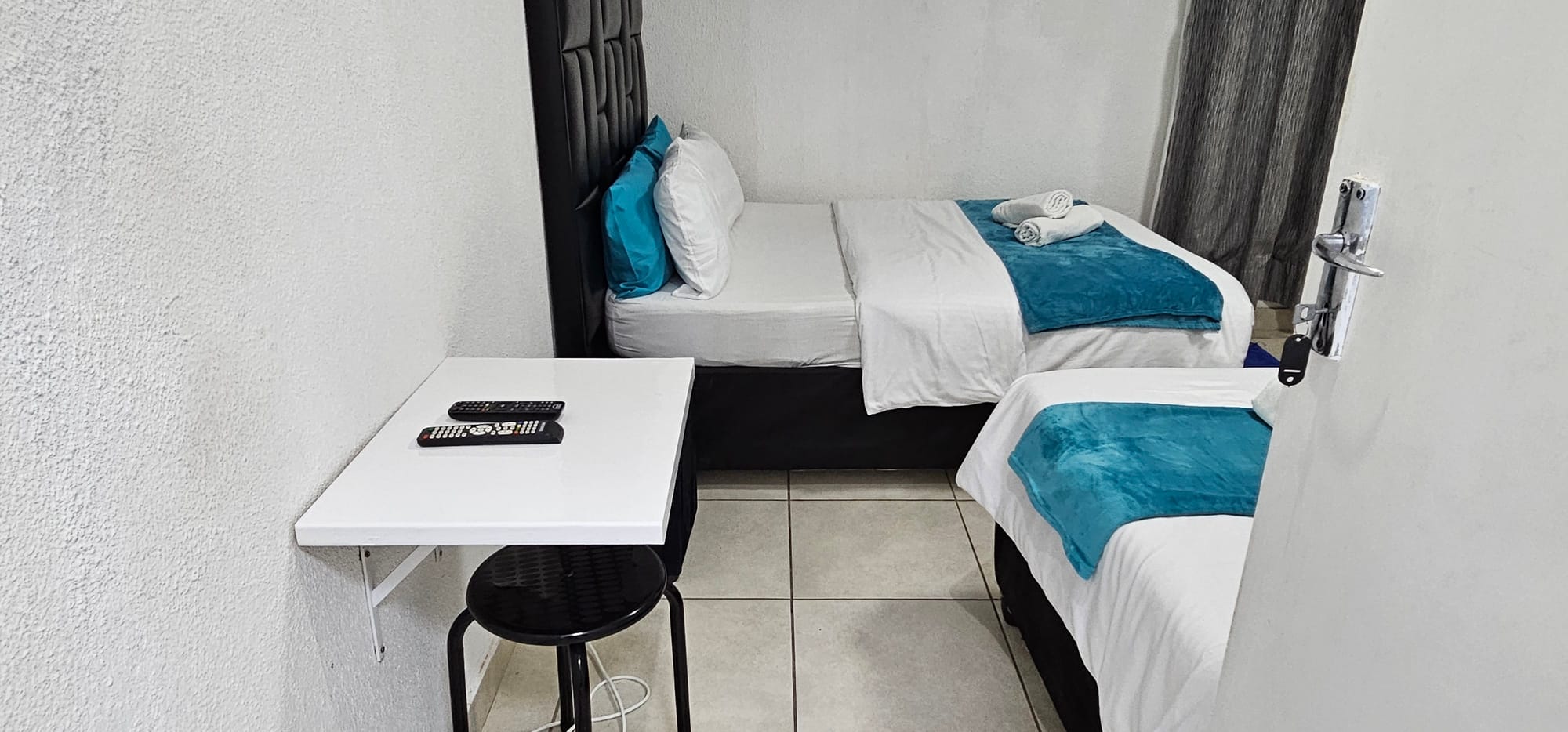 4-Sleeper | Fitzroy 7 | R1250/night (Save 10% vs. other Cape Town hotels)