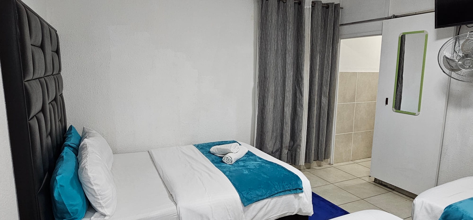 4-Sleeper | Fitzroy 7 | R1250/night (Save 10% vs. other Cape Town hotels)