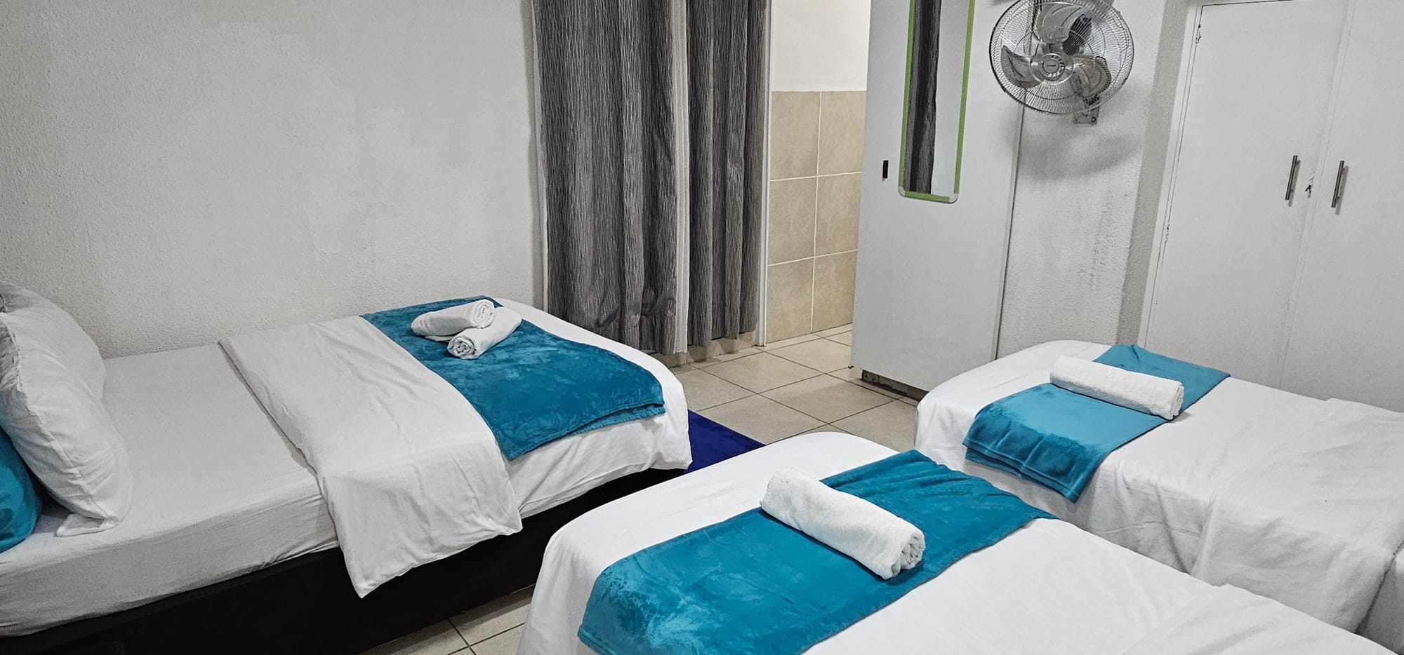 4-Sleeper | Fitzroy 7 | R1250/night (Save 10% vs. other Cape Town hotels)