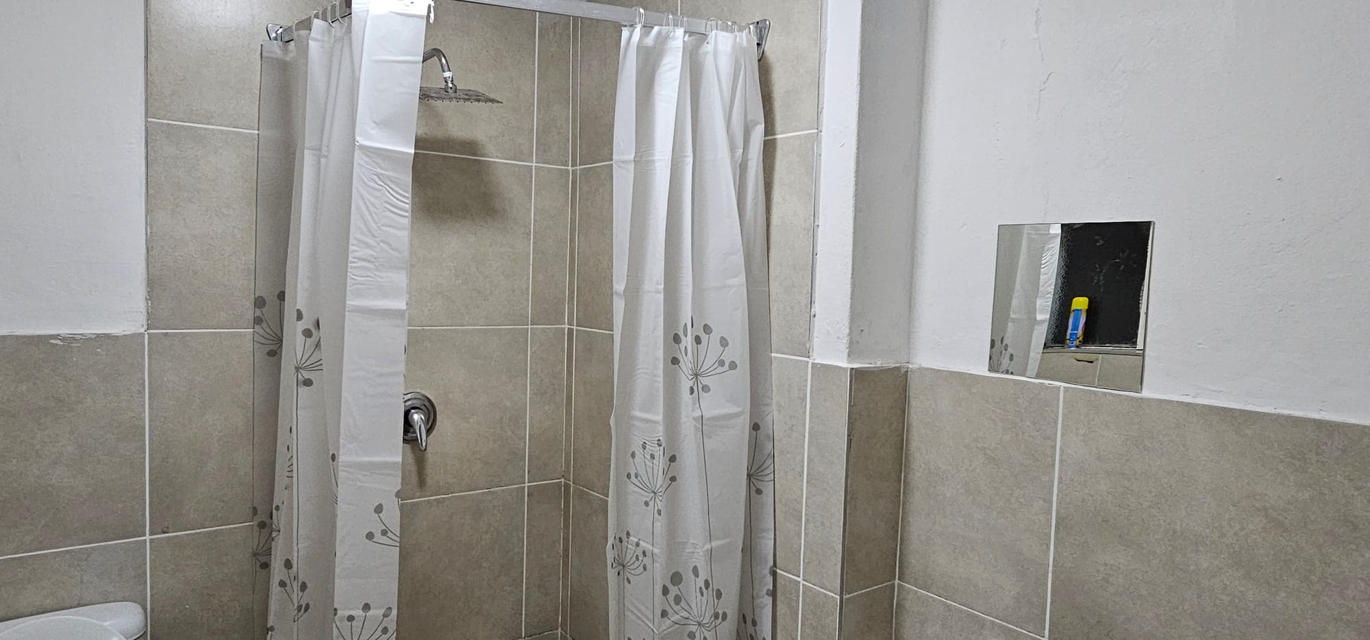 4-Sleeper | Fitzroy 7 | R1250/night (Save 10% vs. other Cape Town hotels)