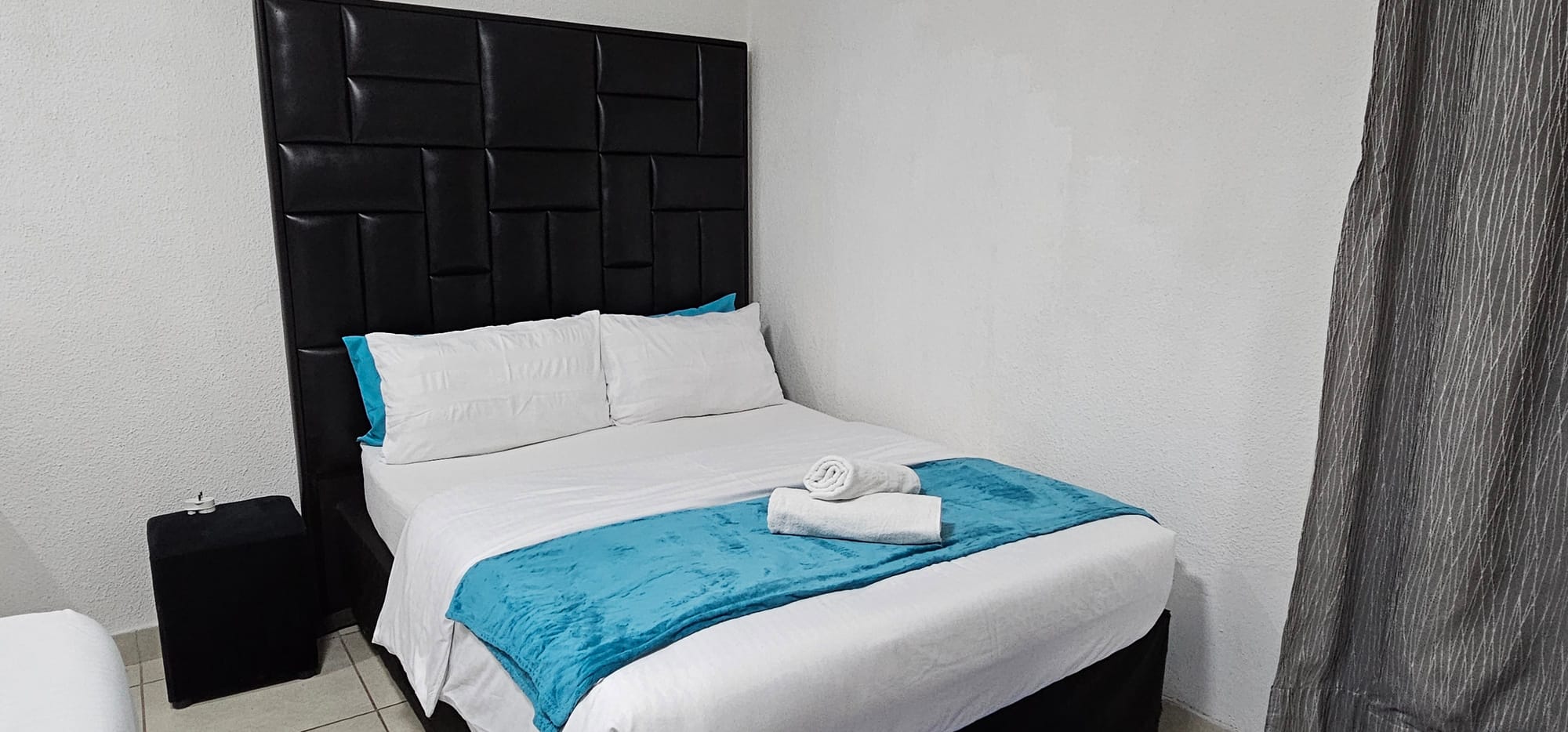 4-Sleeper | Fitzroy 7 | R1250/night (Save 10% vs. other Cape Town hotels)