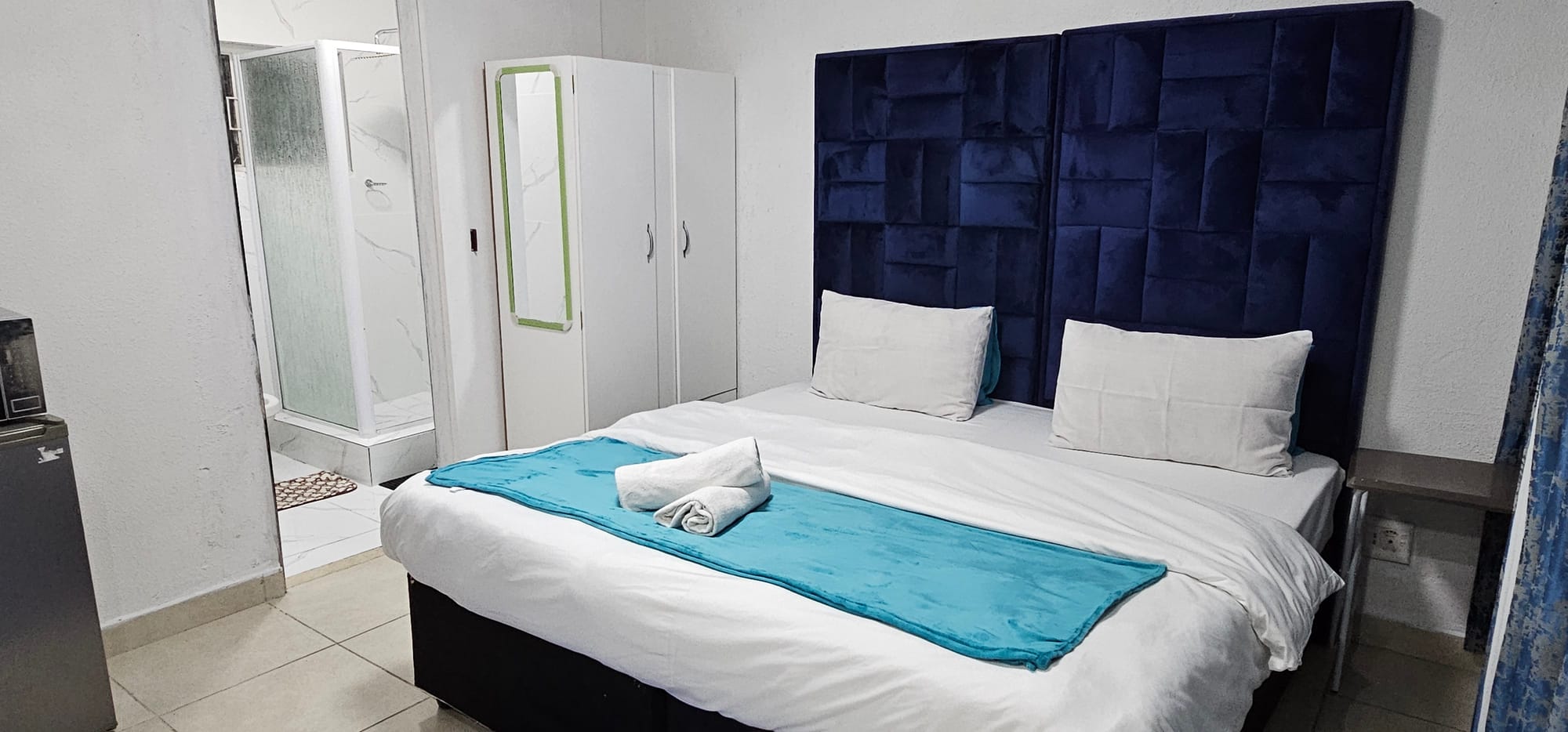2-Sleeper | Fitzroy 8 | R950/night (Save 10% vs. other Cape Town hotels)