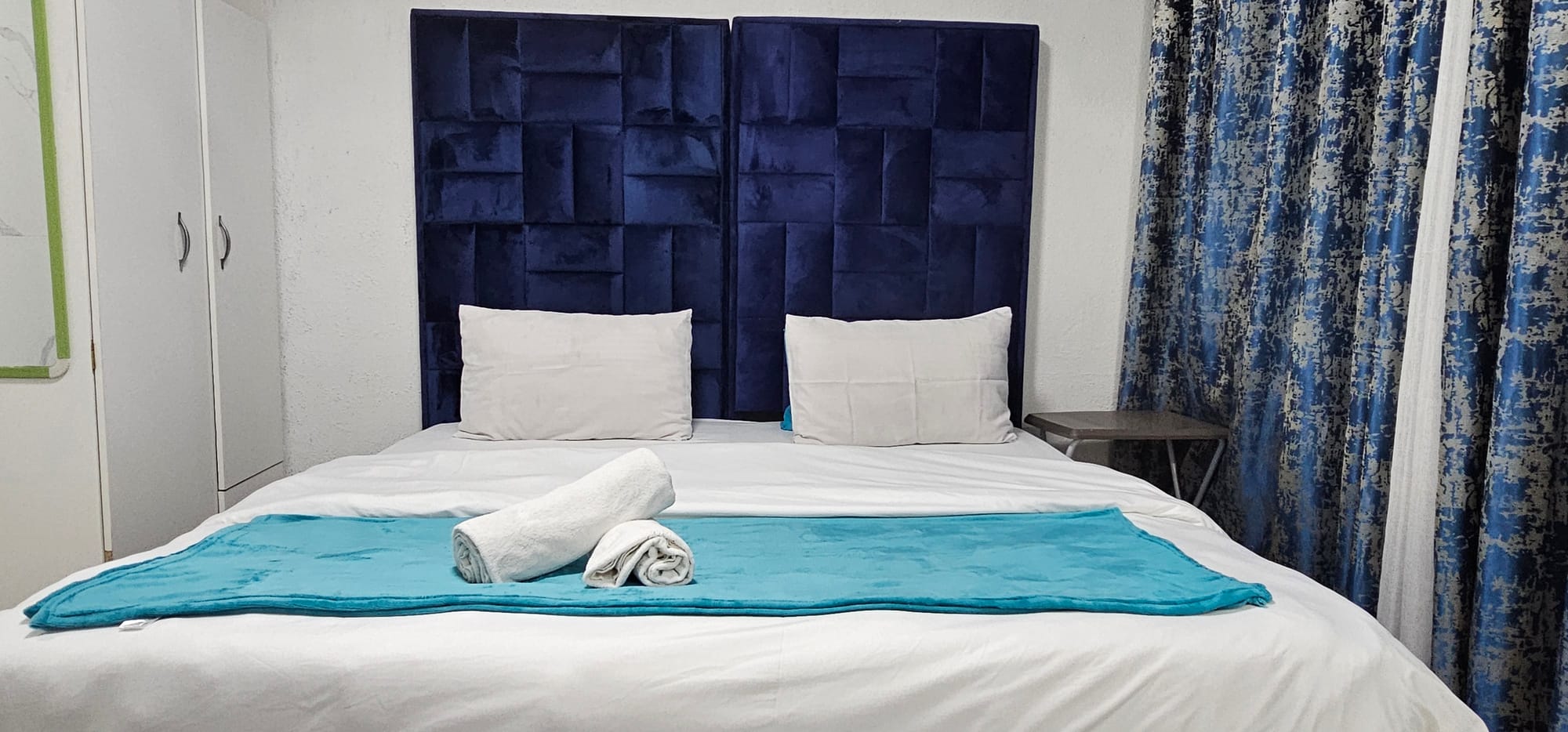 2-Sleeper | Fitzroy 8 | R950/night (Save 10% vs. other Cape Town hotels)