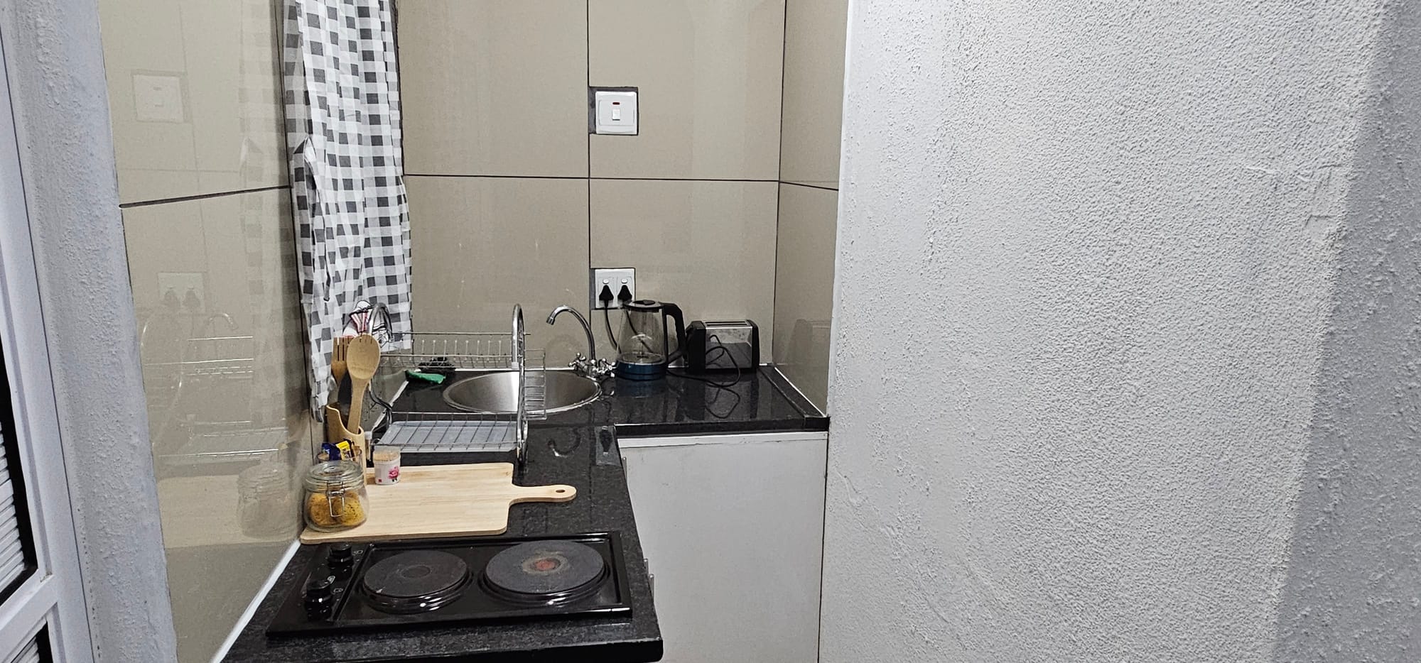 2-Sleeper | Fitzroy 8 | R950/night (Save 10% vs. other Cape Town hotels)