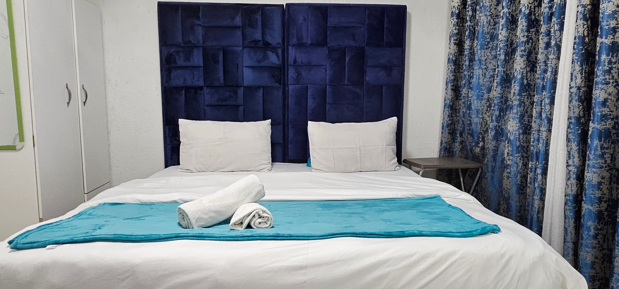 2-Sleeper | Fitzroy 8 | R950/night (Save 10% vs. other Cape Town hotels)