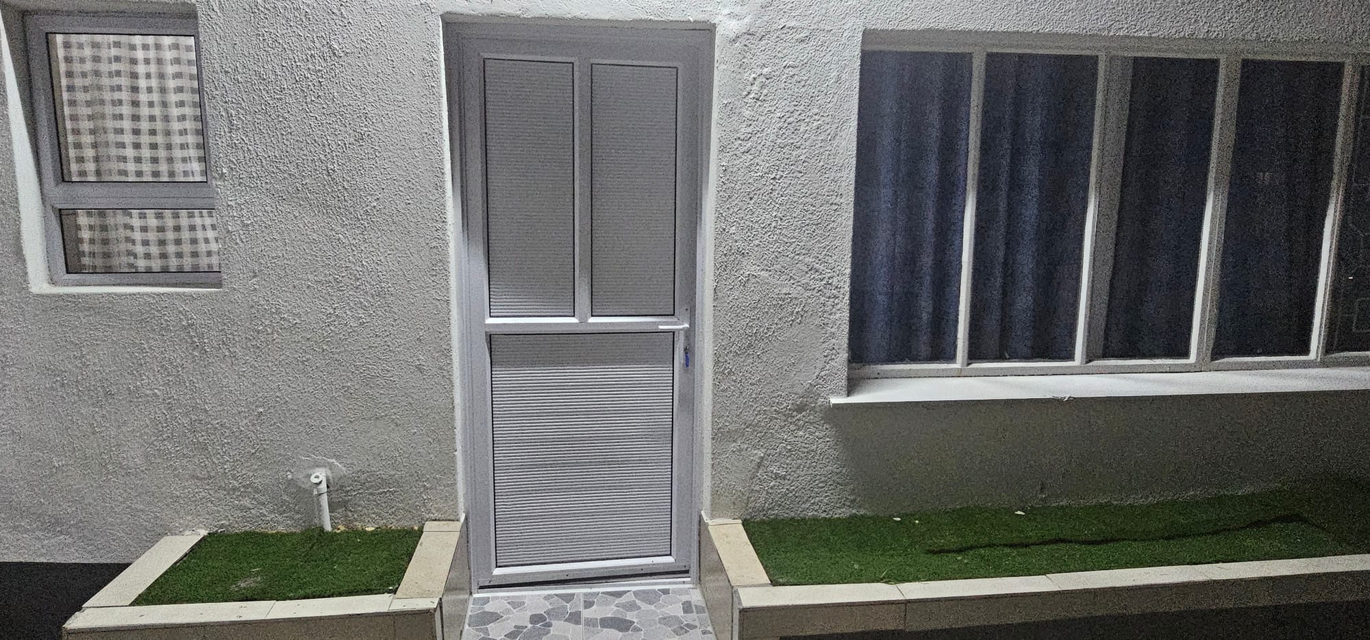 2-Sleeper | Fitzroy 8 | R950/night (Save 10% vs. other Cape Town hotels)