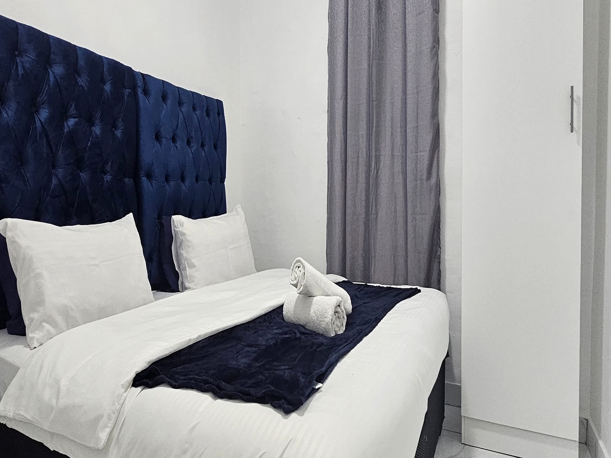 2-Sleeper | Fitzroy 10 | R750/night (Save 10% vs. other Cape Town hotels)