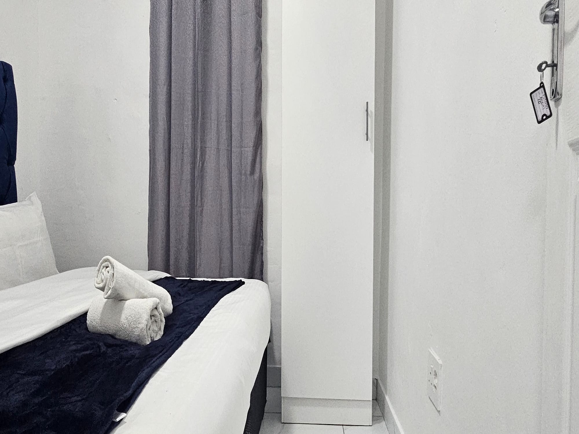 2-Sleeper | Fitzroy 10 | R750/night (Save 10% vs. other Cape Town hotels)