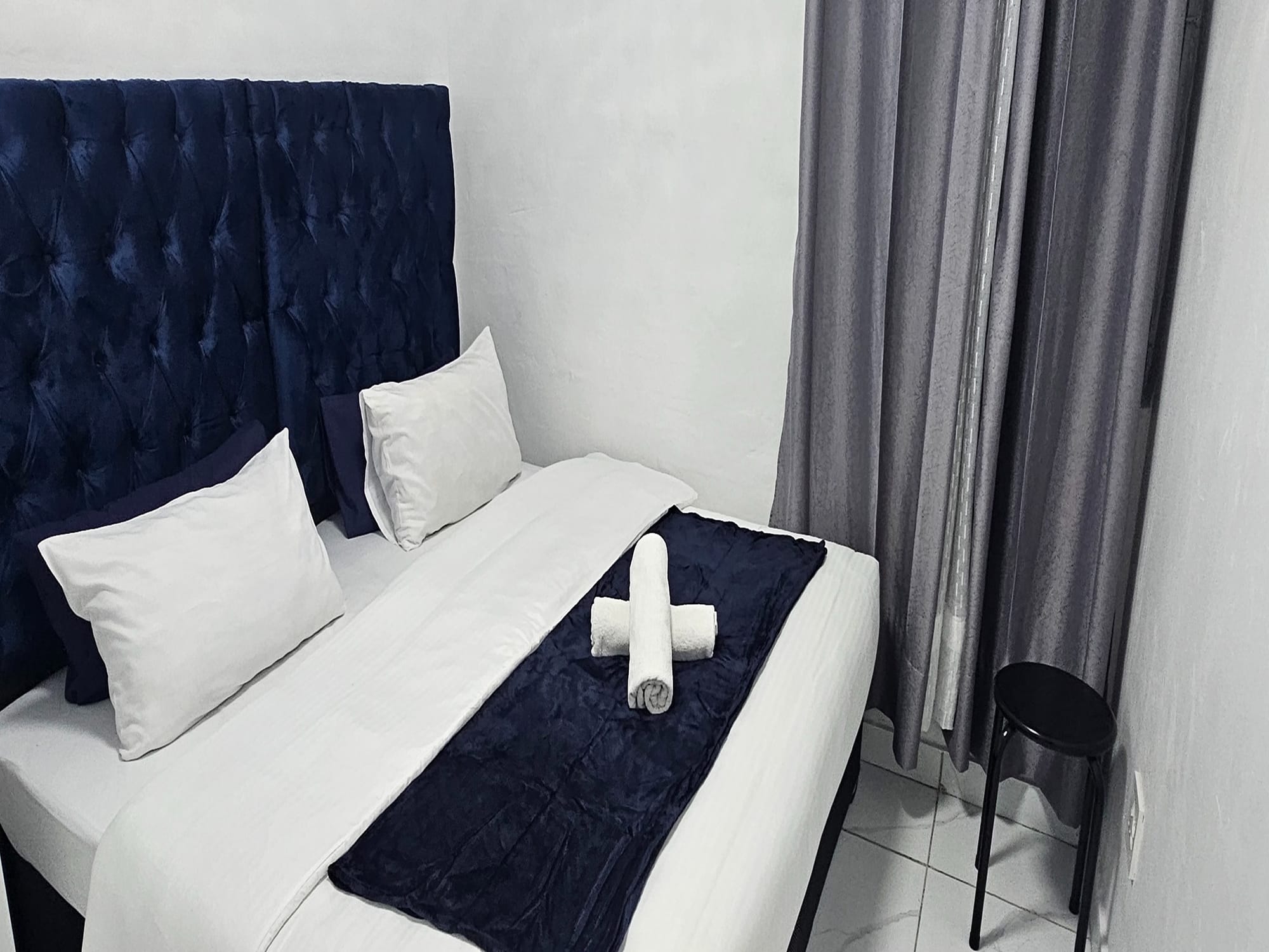 2-Sleeper | Fitzroy 11 | R750/night (Save 10% vs. other Cape Town hotels)