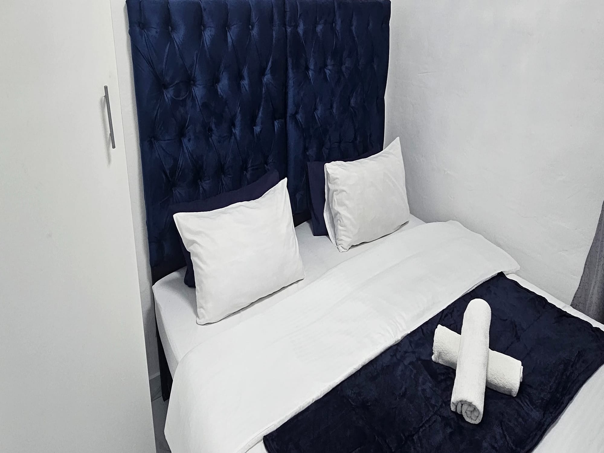 2-Sleeper | Fitzroy 11 | R750/night (Save 10% vs. other Cape Town hotels)