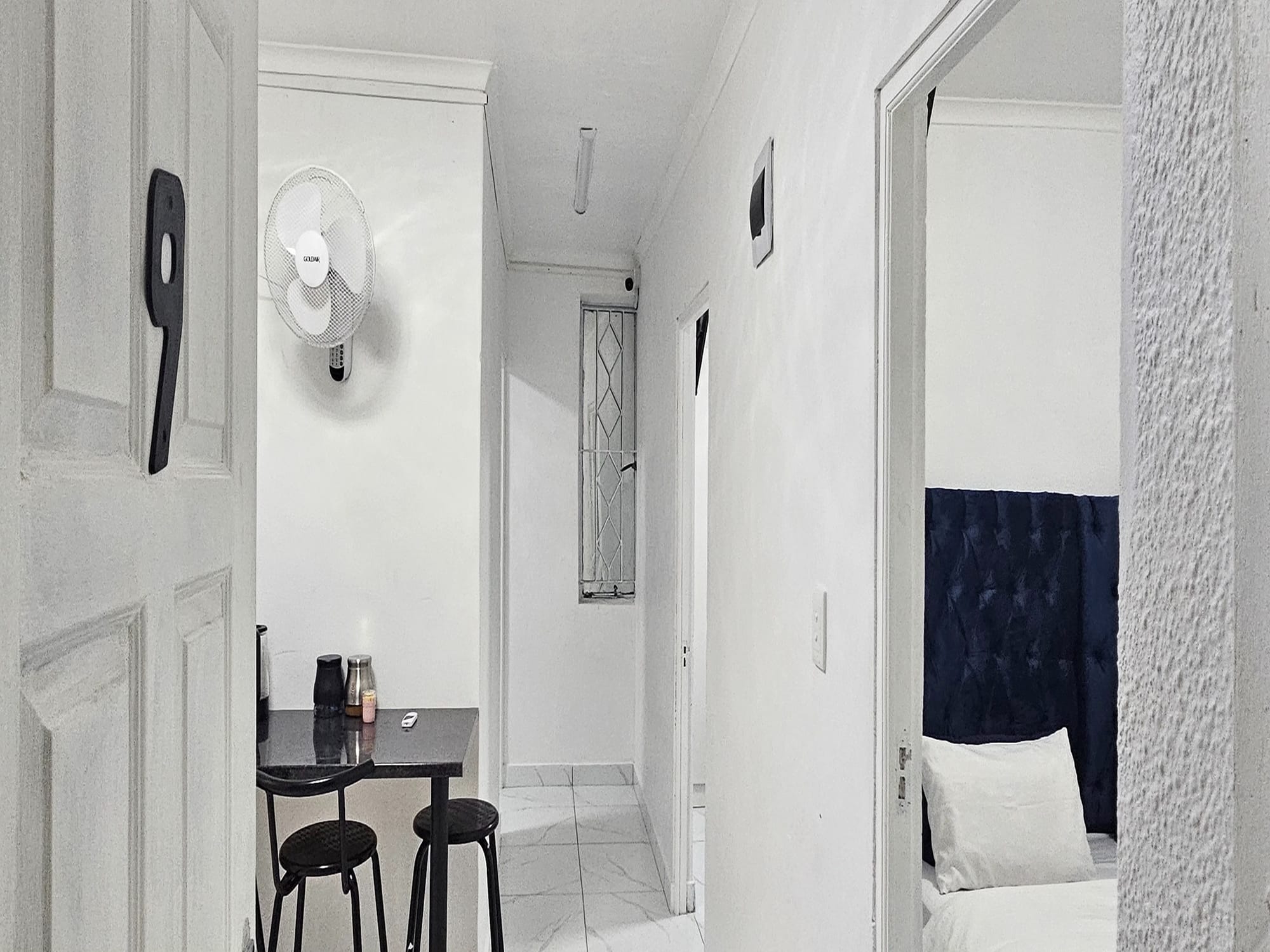2-Sleeper | Fitzroy 11 | R750/night (Save 10% vs. other Cape Town hotels)