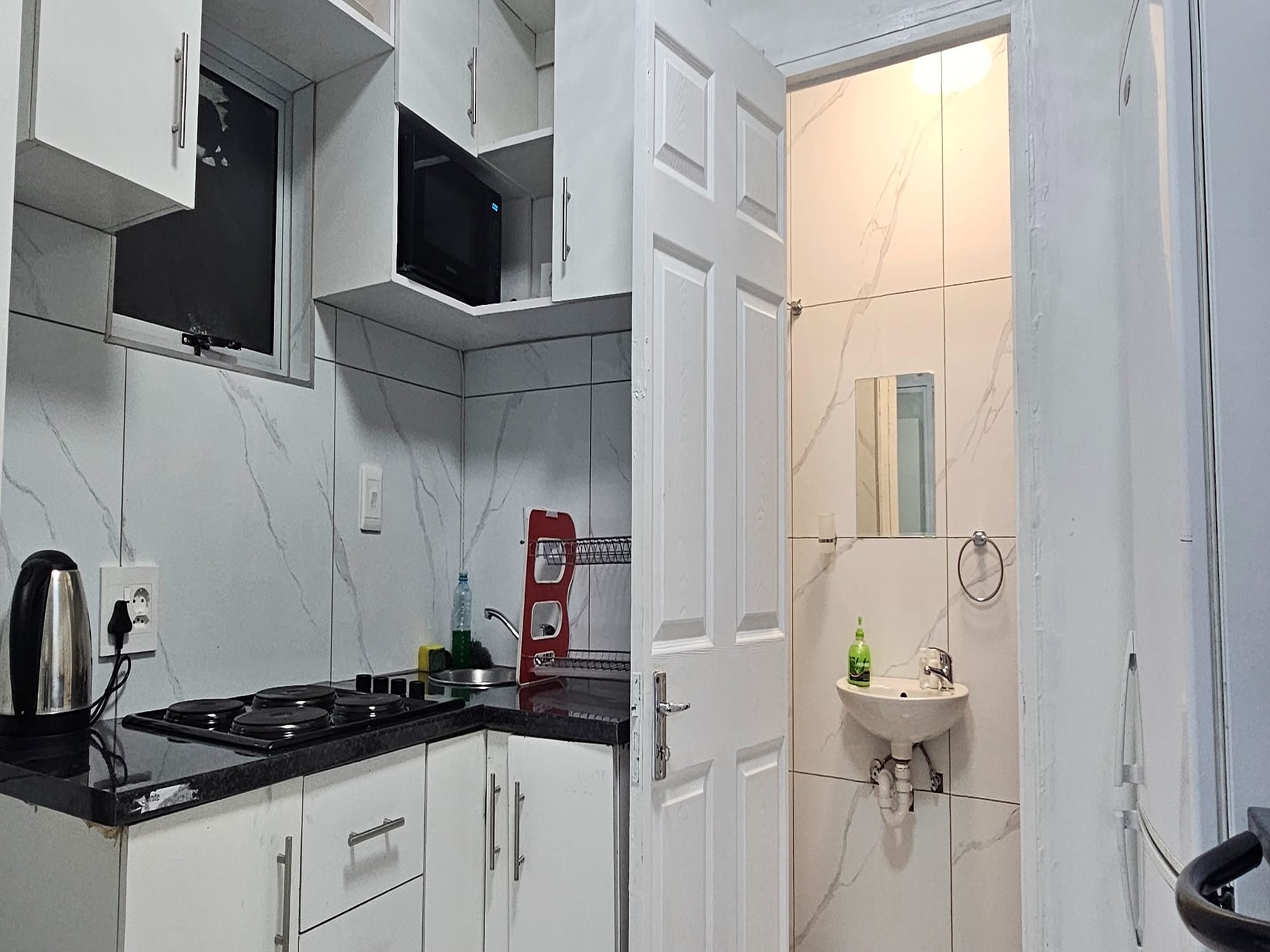 2-Sleeper | Fitzroy 11 | R750/night (Save 10% vs. other Cape Town hotels)