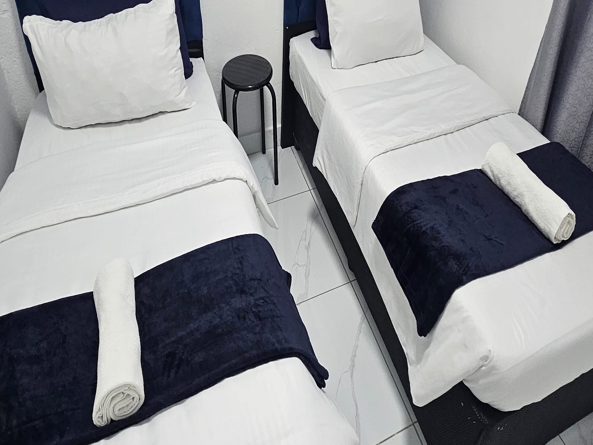 2-Sleeper | Fitzroy 12 | R750/night (Save 10% vs. other Cape Town hotels)