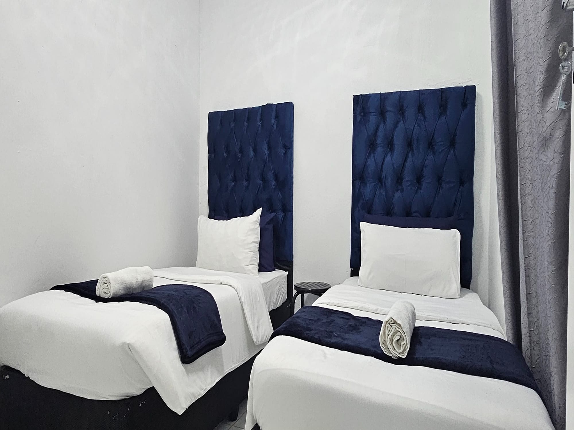 2-Sleeper | Fitzroy 12 | R750/night (Save 10% vs. other Cape Town hotels)