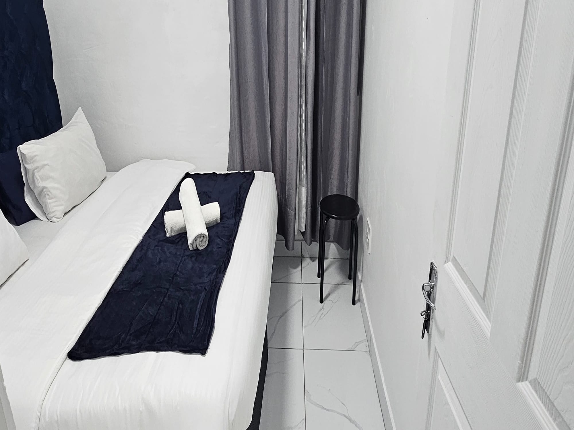 6-Sleeper | Fitzroy 9 | R2250/night (Save 10% vs. other Cape Town hotels)