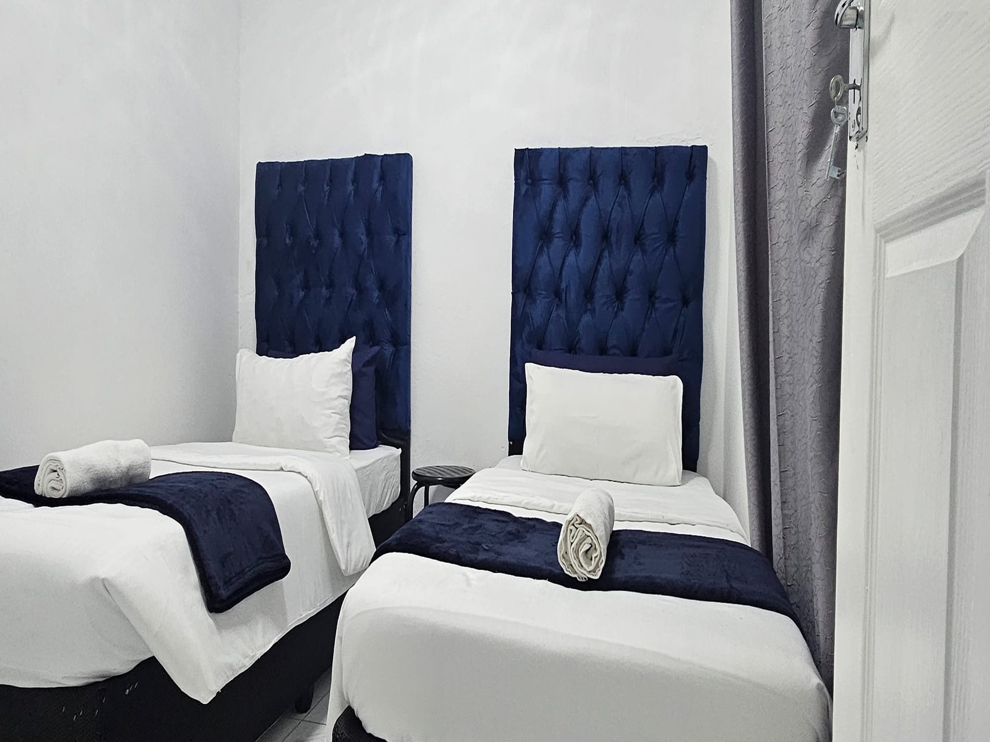 6-Sleeper | Fitzroy 9 | R2250/night (Save 10% vs. other Cape Town hotels)