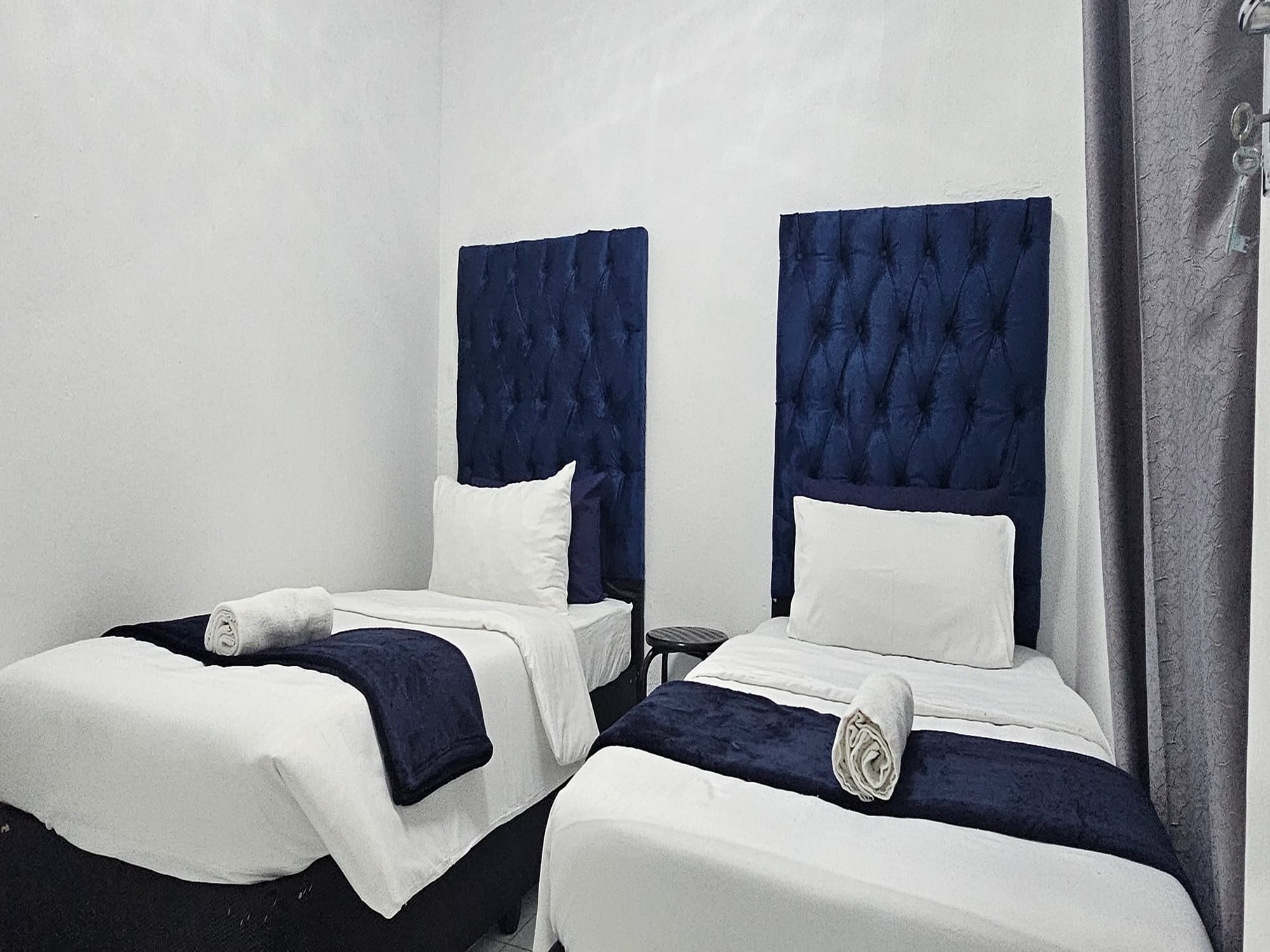 6-Sleeper | Fitzroy 9 | R2250/night (Save 10% vs. other Cape Town hotels)