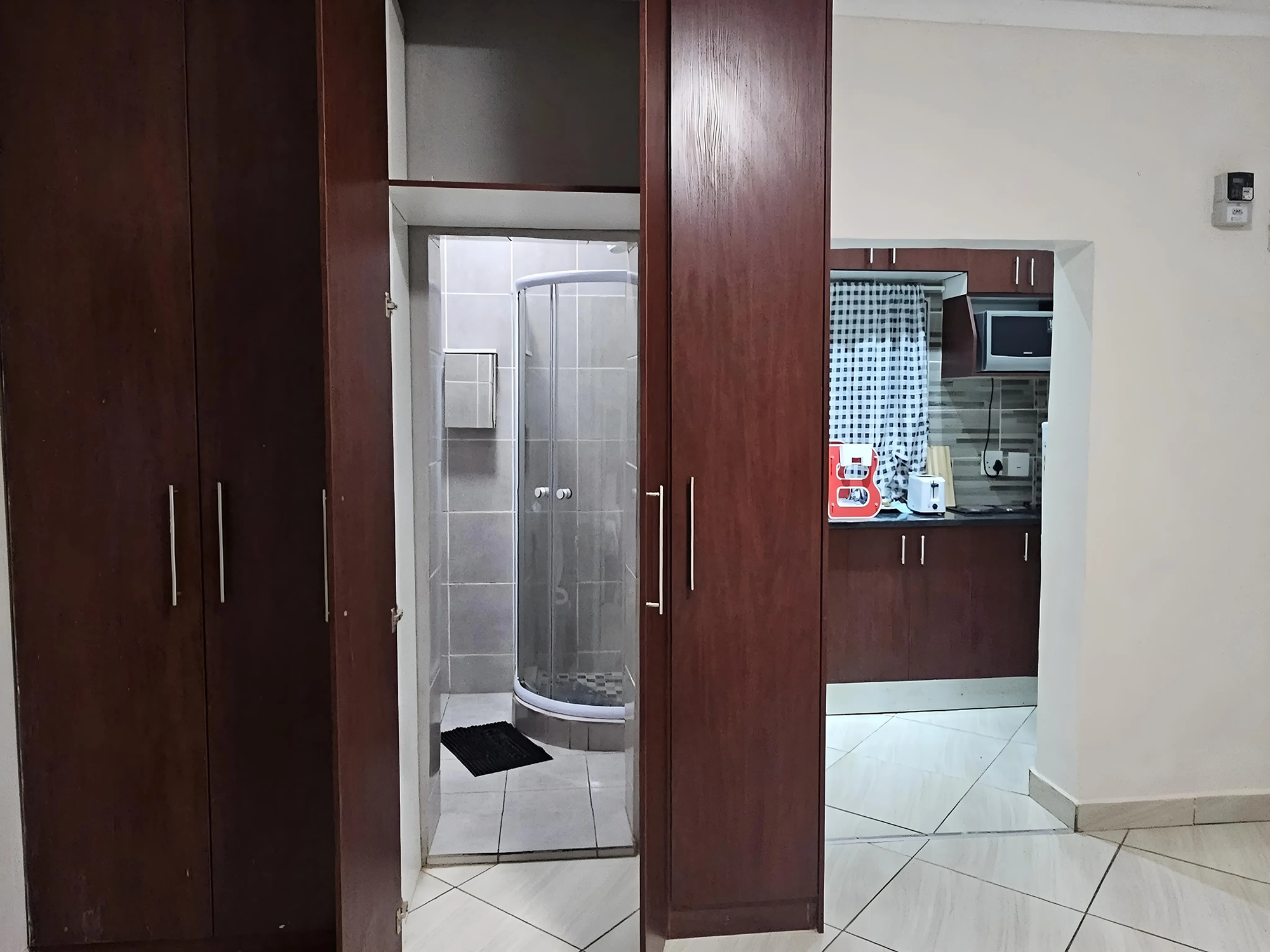 4-Sleeper | Spencer 2 | R1500/night (Save 10% vs. other Cape Town hotels)