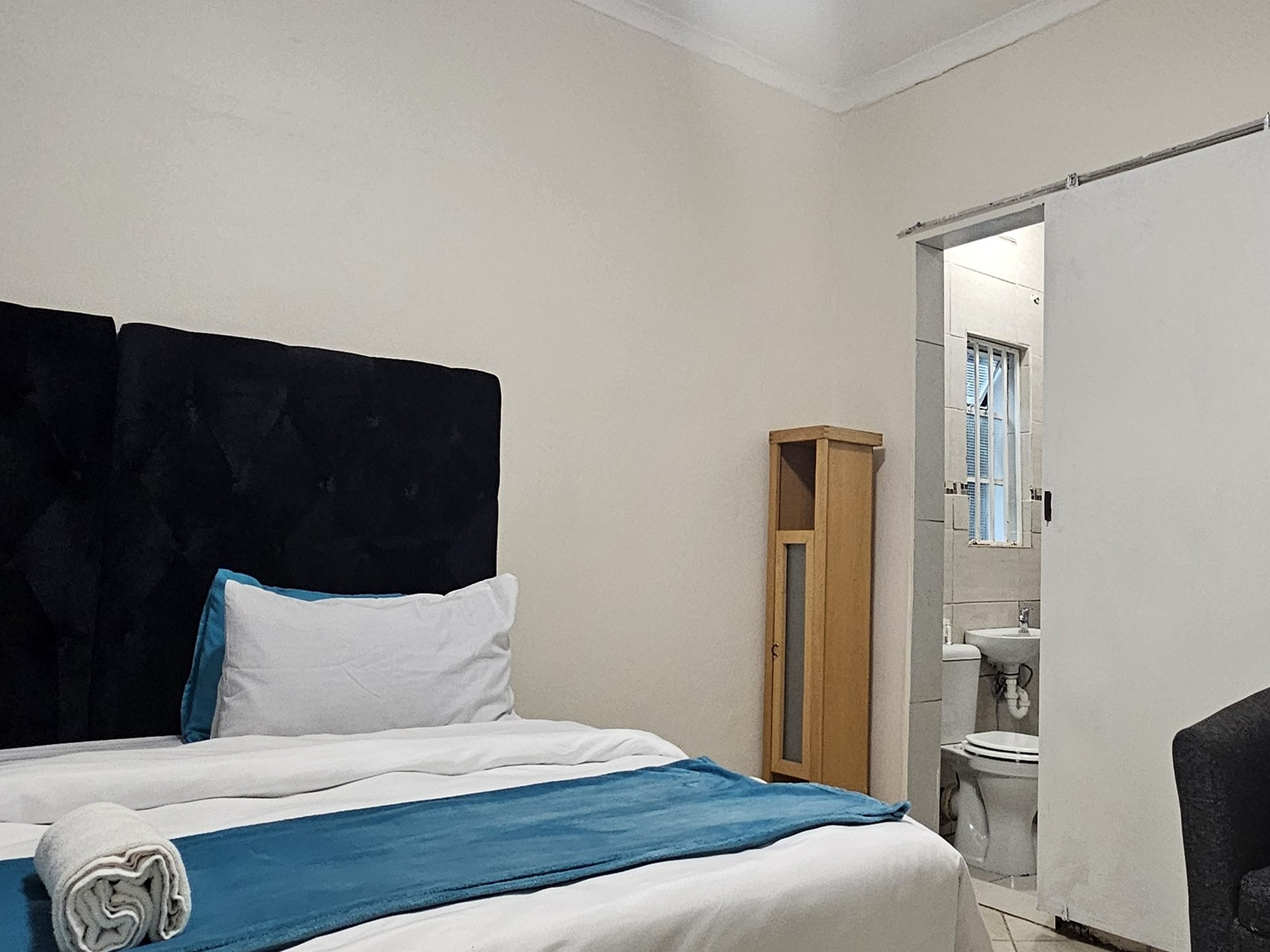 2-Sleeper | Spencer 3 | R850/night (Save 10% vs. other Cape Town hotels)