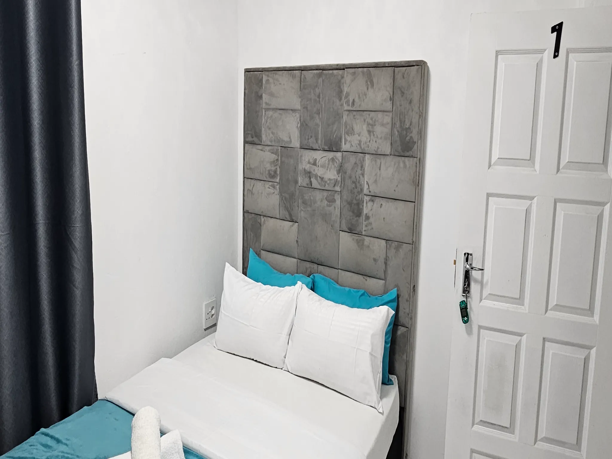 2-Sleeper | Spencer 7 | R750/night (Save 10% vs. other Cape Town hotels)