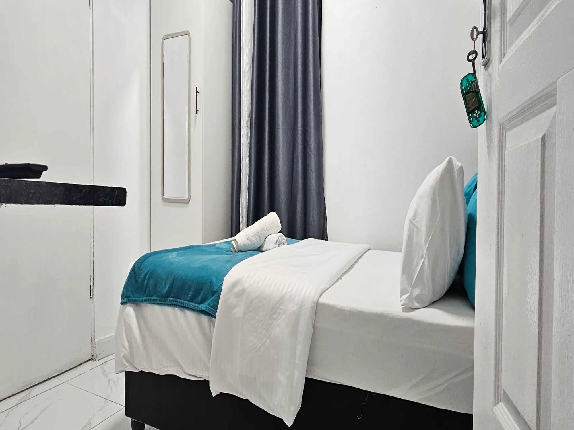 2-Sleeper | Spencer 7 | R750/night (Save 10% vs. other Cape Town hotels)